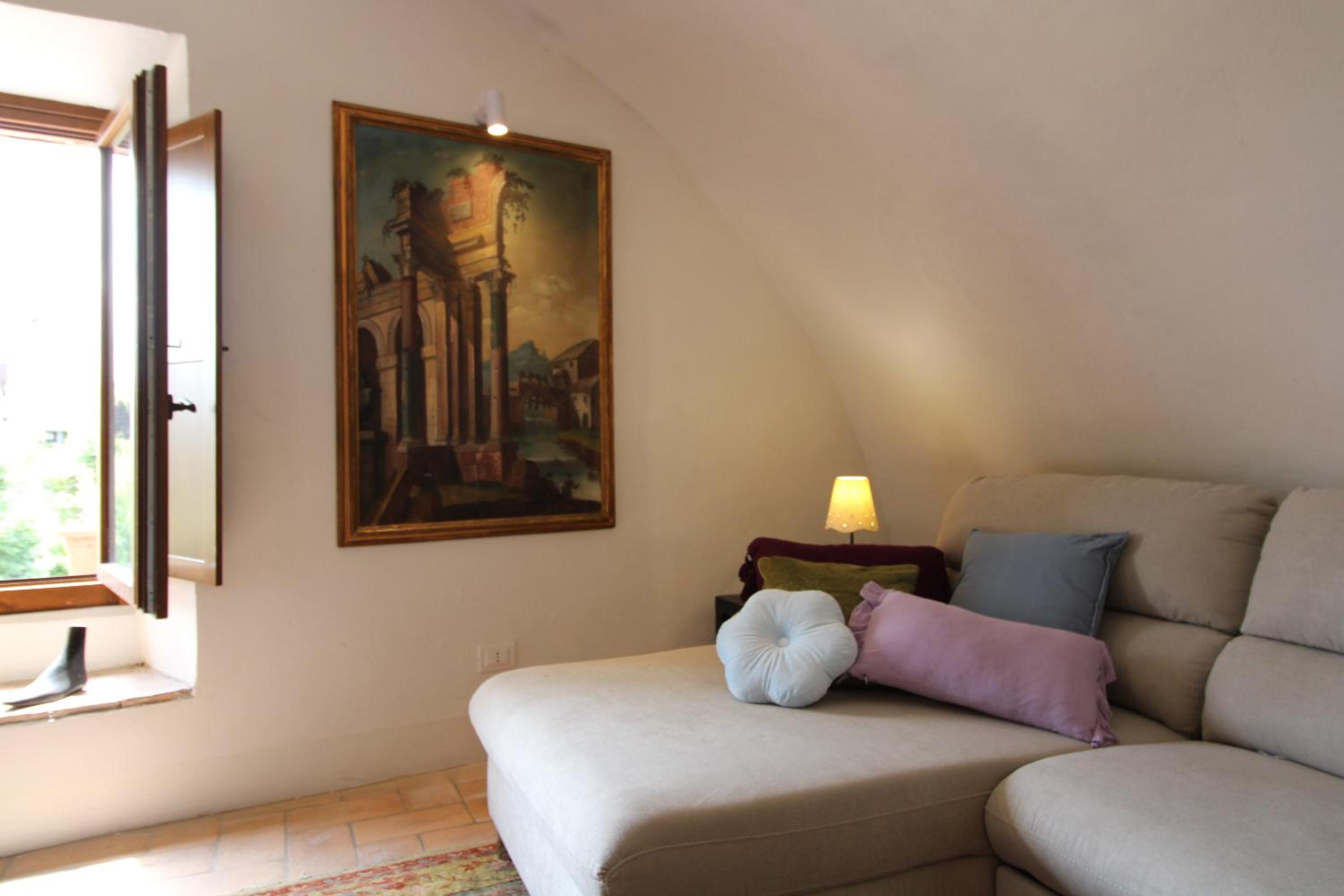 Studio Apartment - Photo 6
