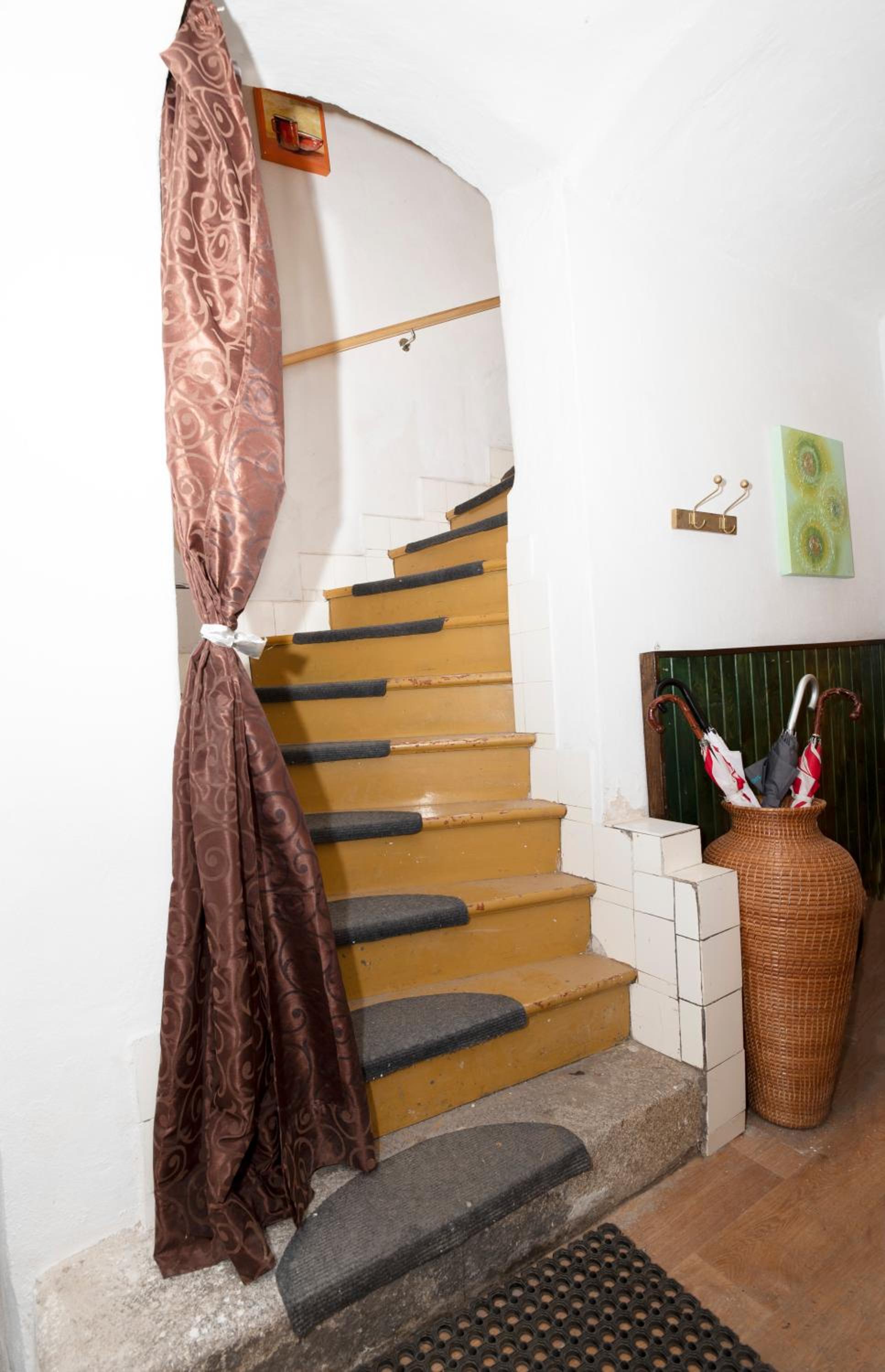 Two-Bedroom Apartment - Photo 16