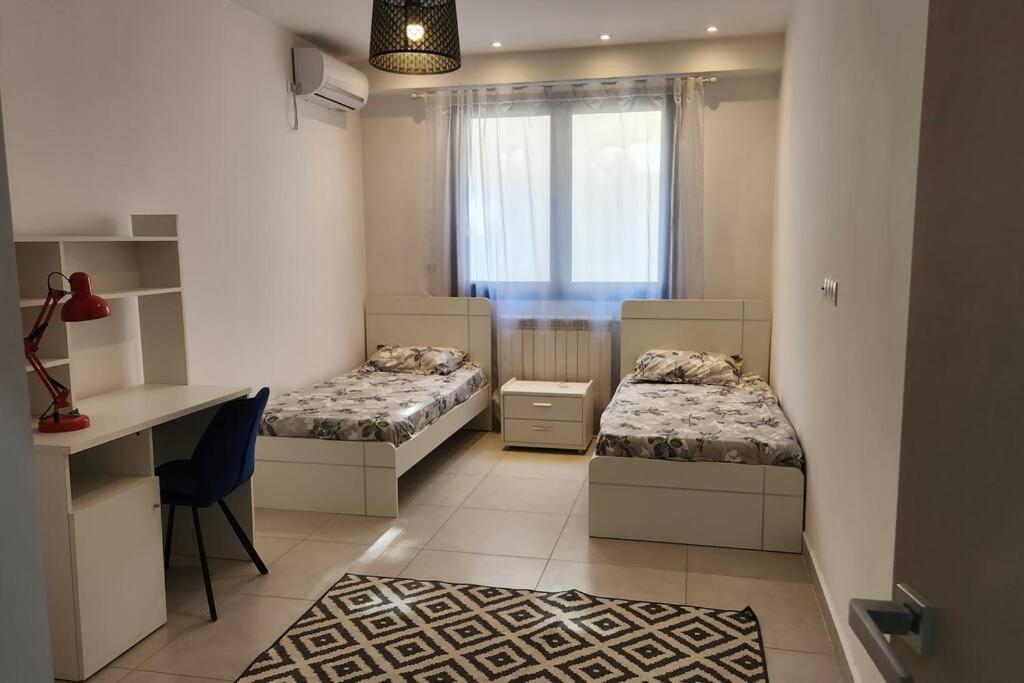 Three-Bedroom Apartment photo 3