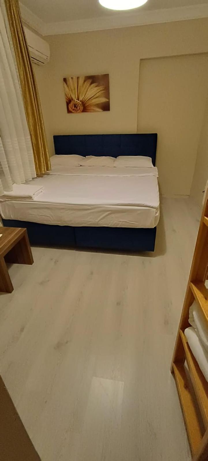 Standard Family Room - Photo 11