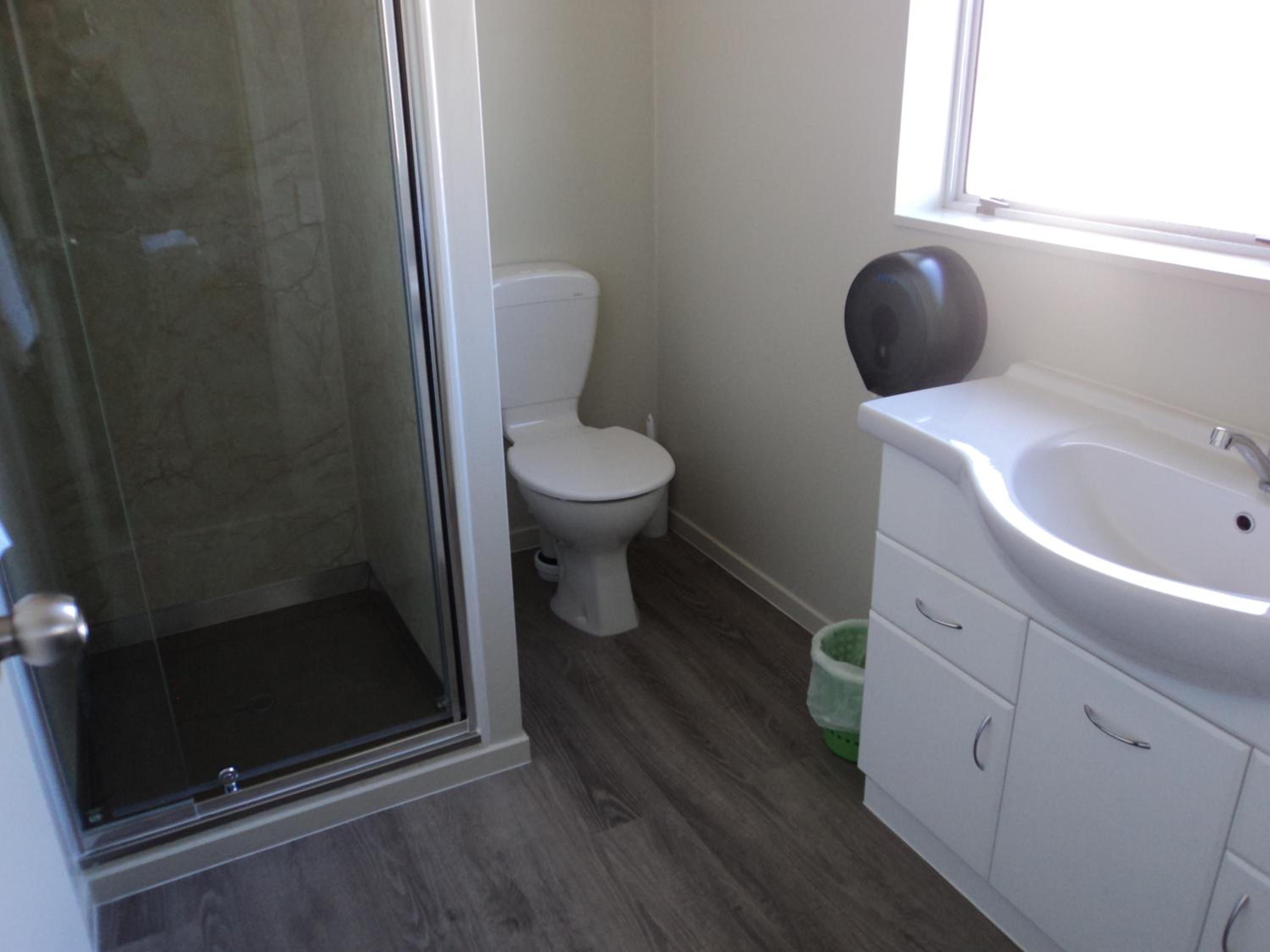 Double or Twin Room with Private Bathroom - Photo 3