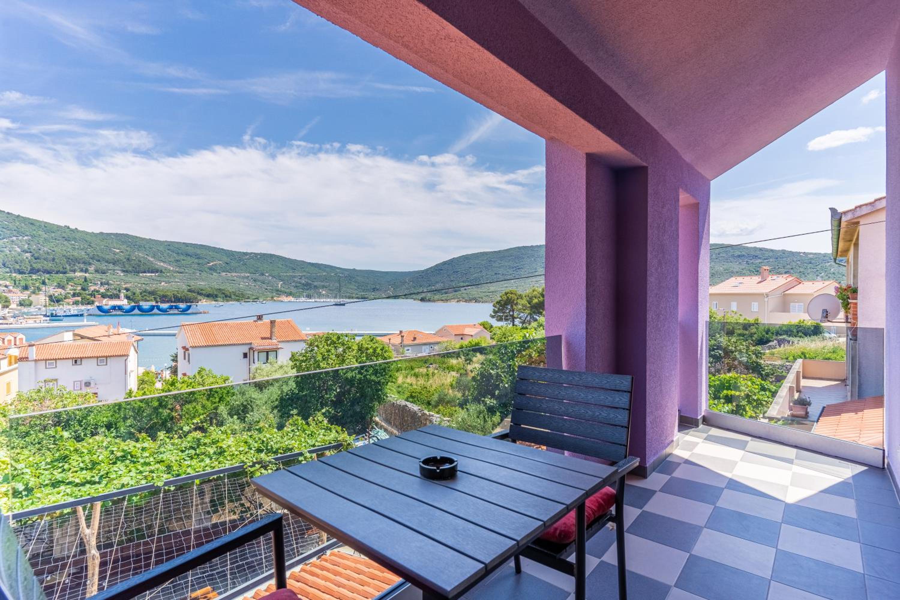 Double Room with Balcony and Sea View - Photo 15