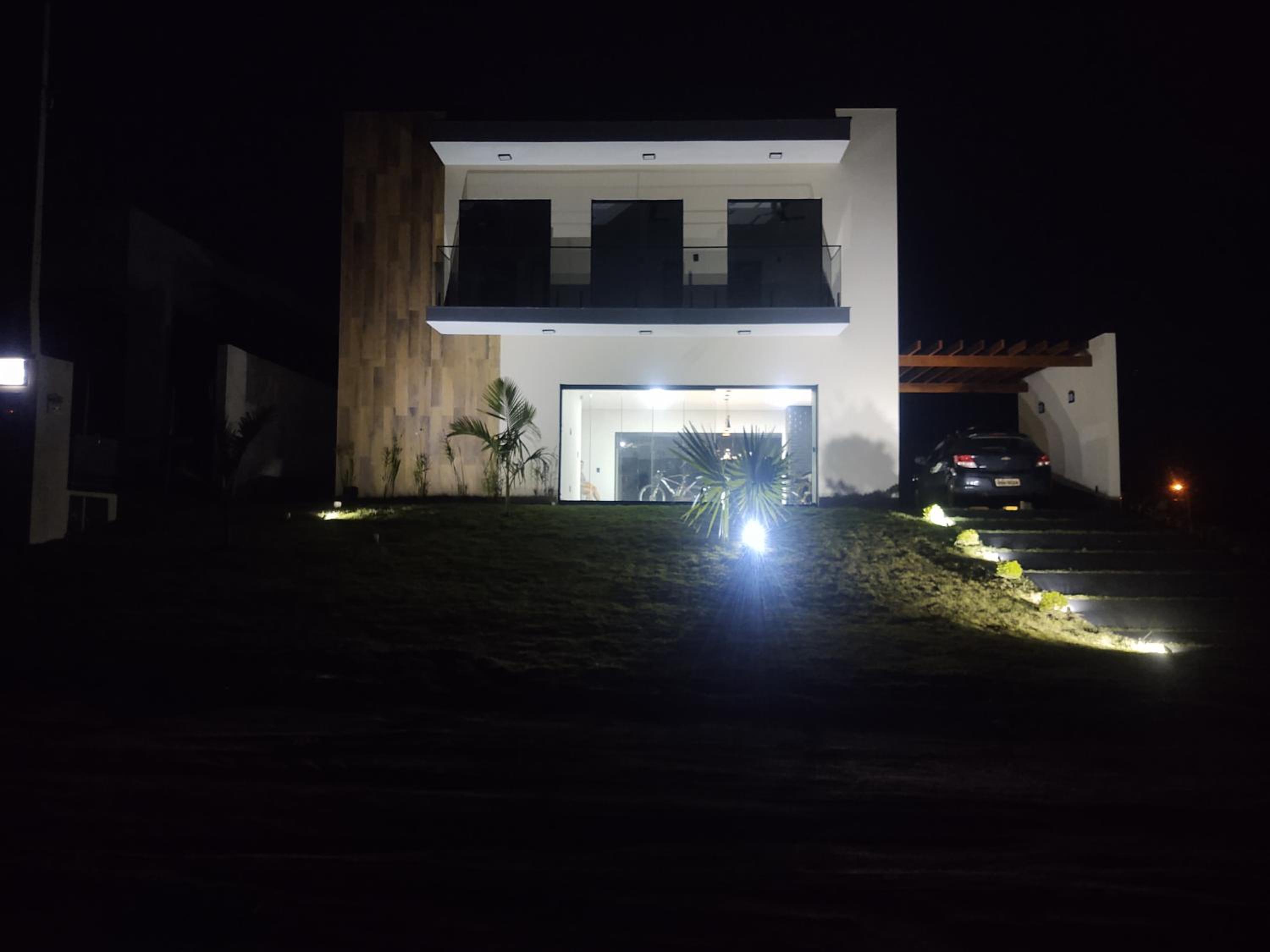 Three-Bedroom House photo 3