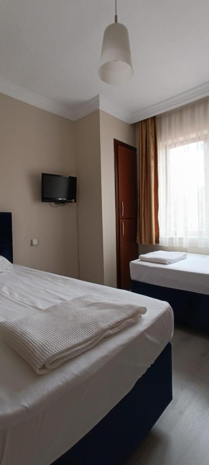 Double or Twin Room - Photo 12