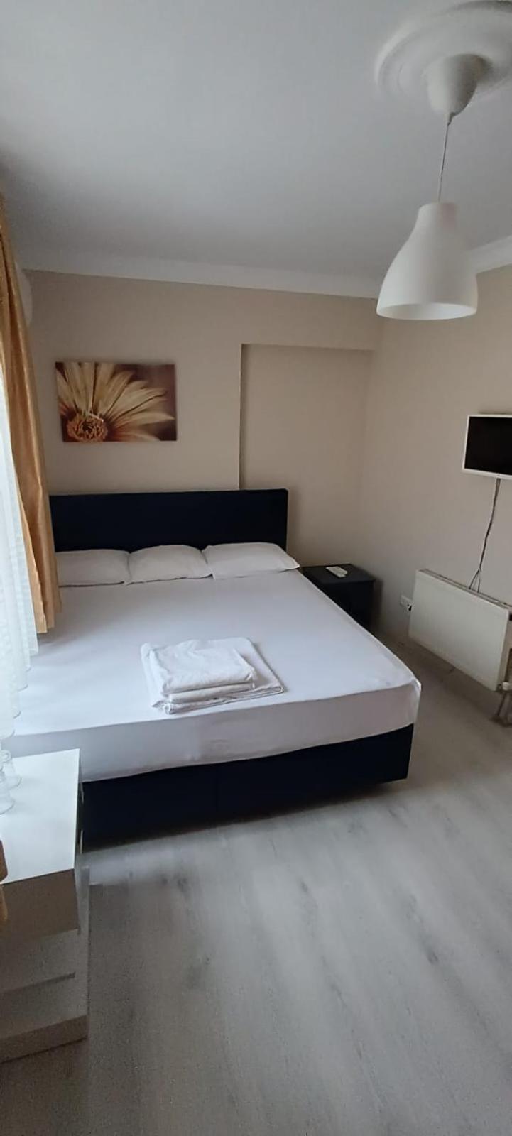 Standard Family Room - Photo 13