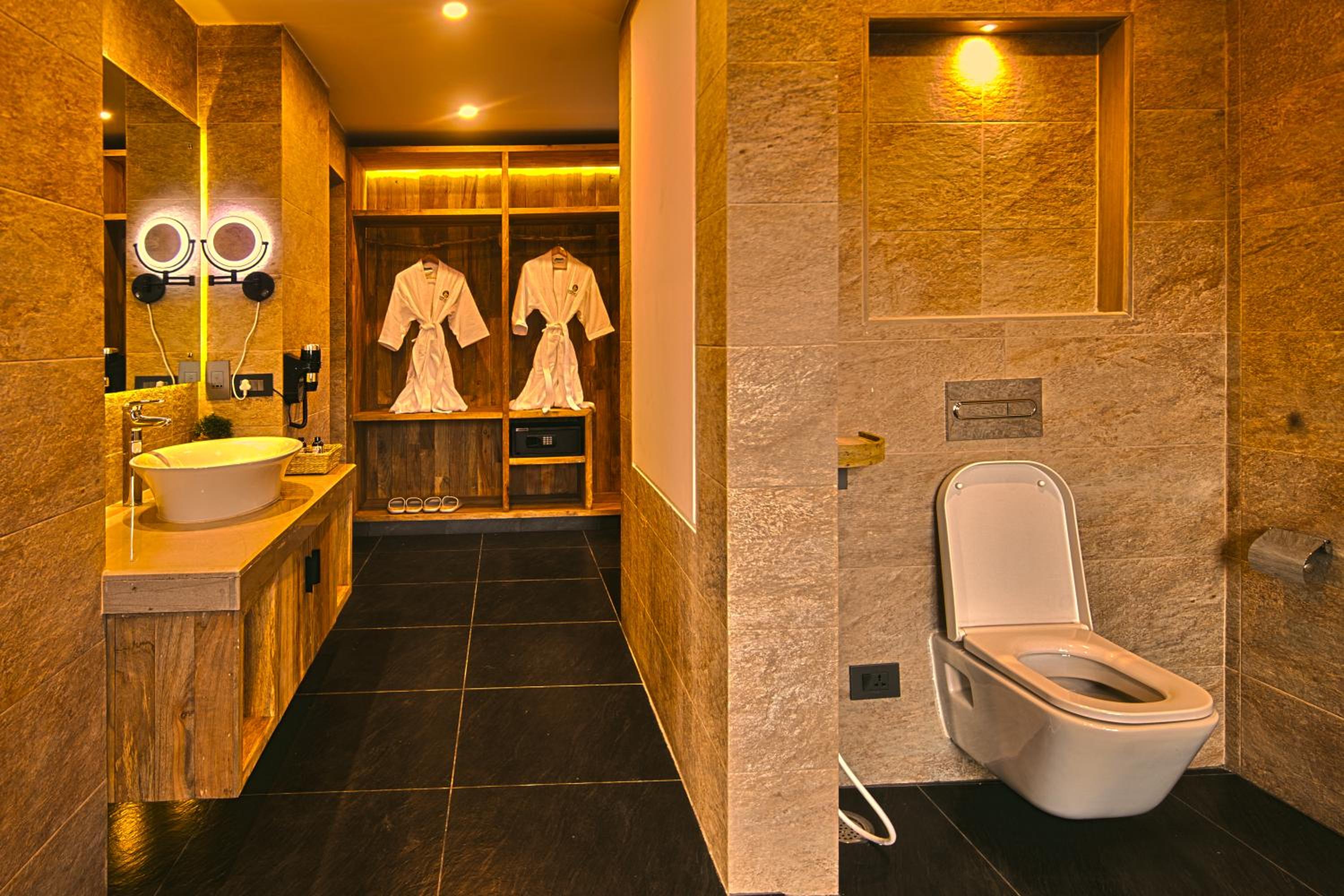 Deluxe Double Room - Photo 9