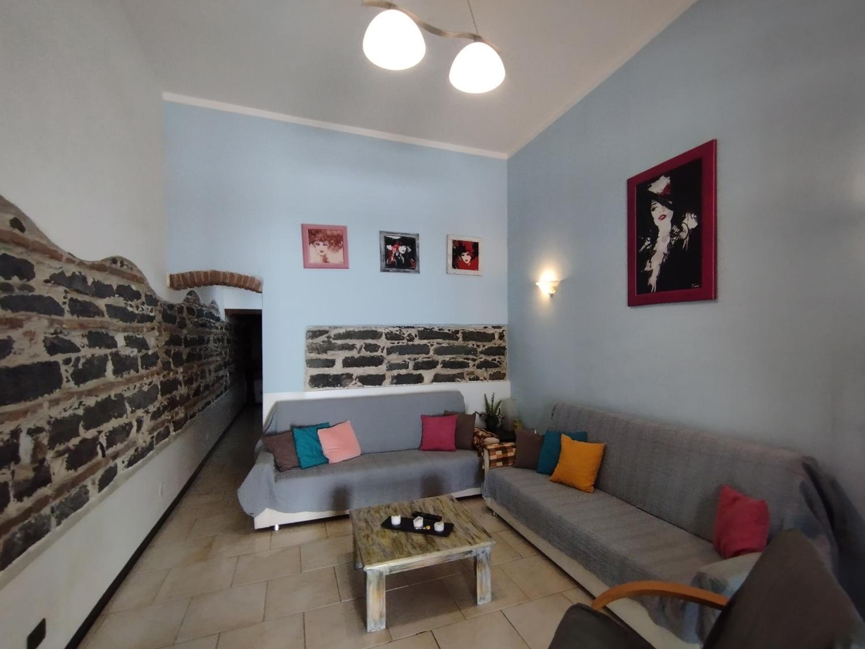 Two-Bedroom Apartment - Split Level - Photo 9