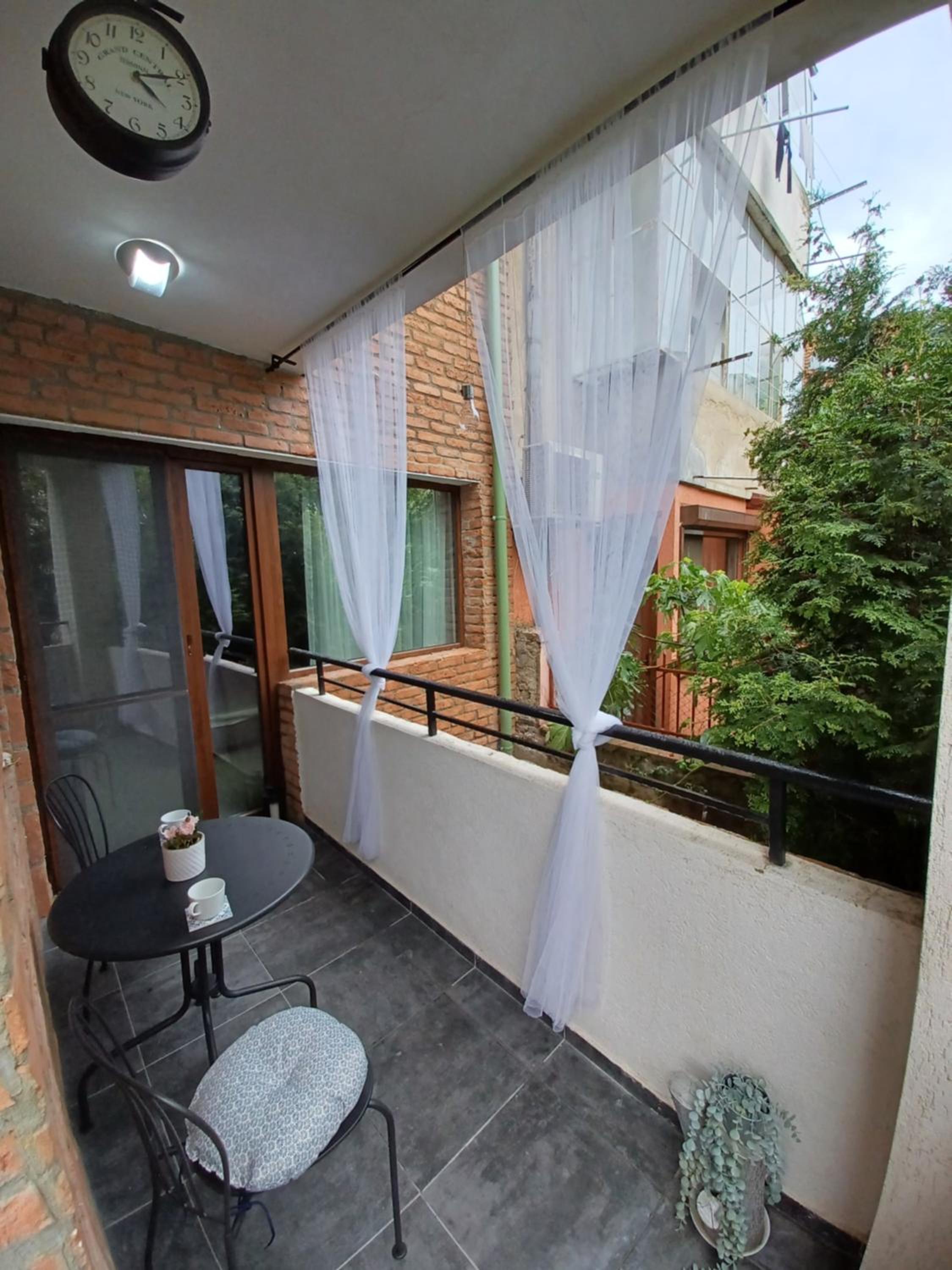 One-Bedroom Apartment - Photo 39