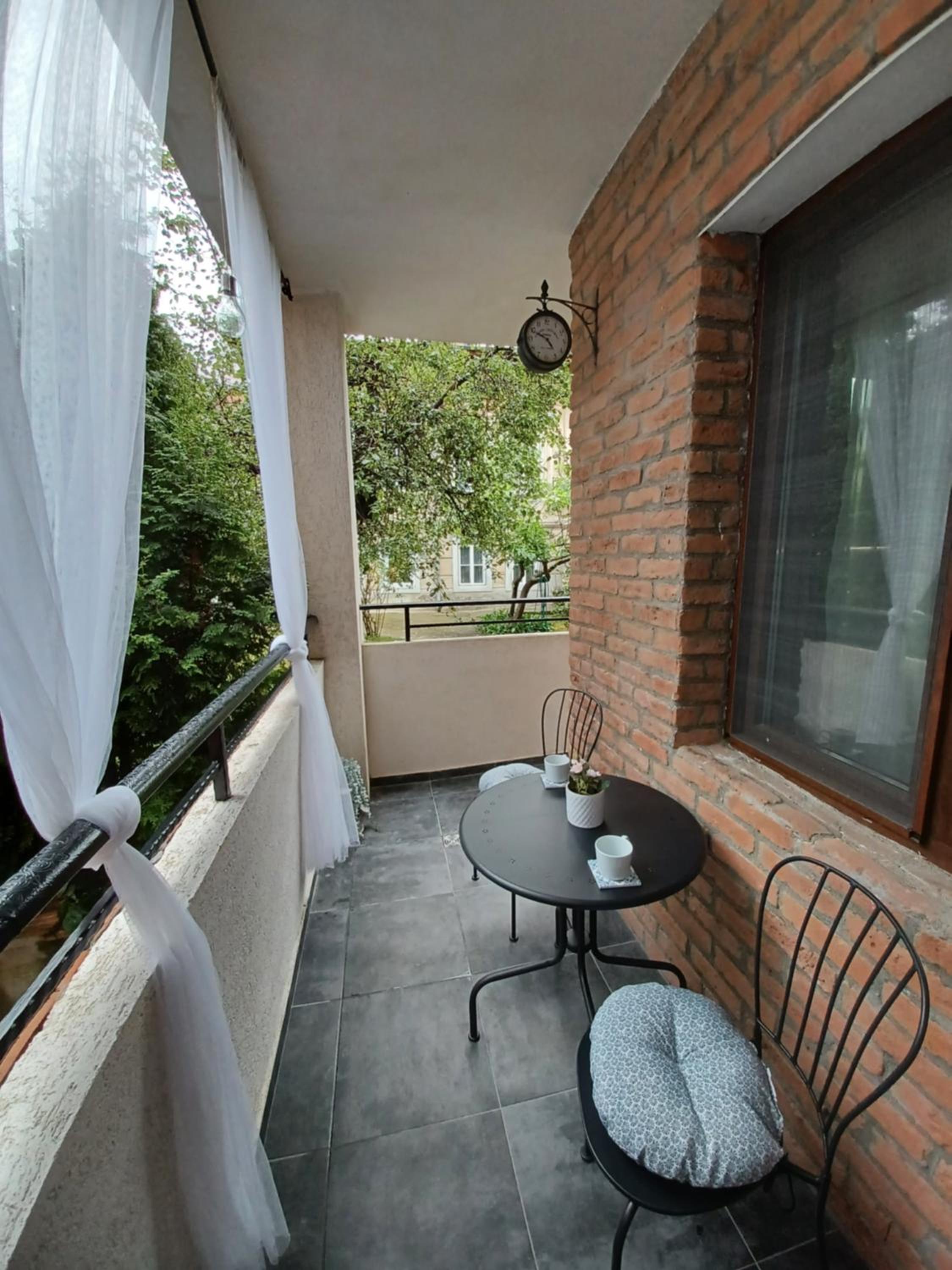 One-Bedroom Apartment - Photo 40