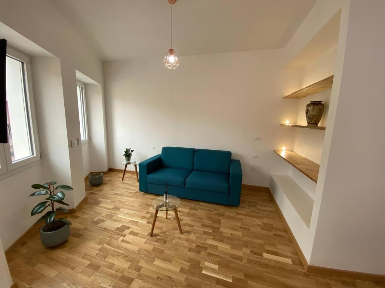 One-Bedroom Apartment photo 3