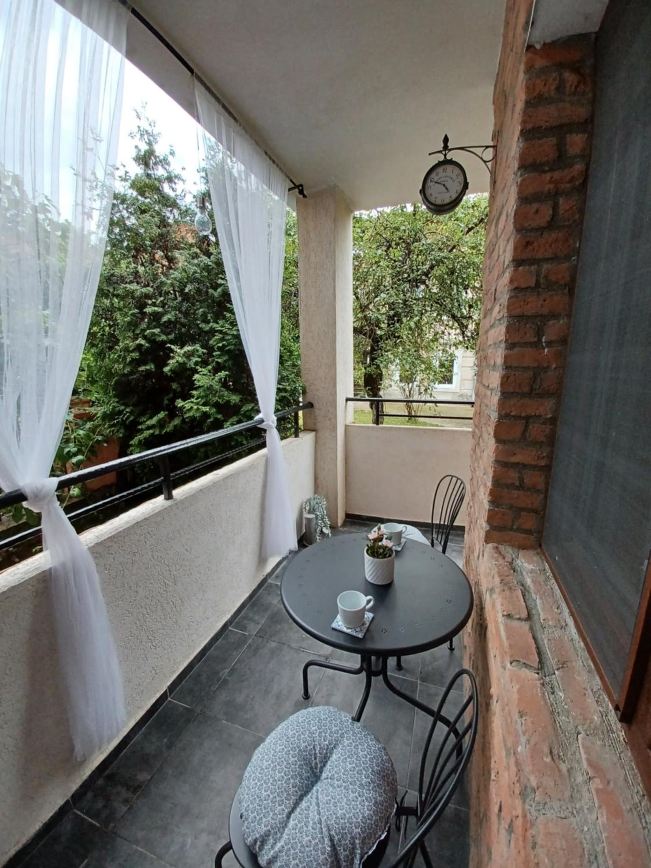 One-Bedroom Apartment - Photo 41