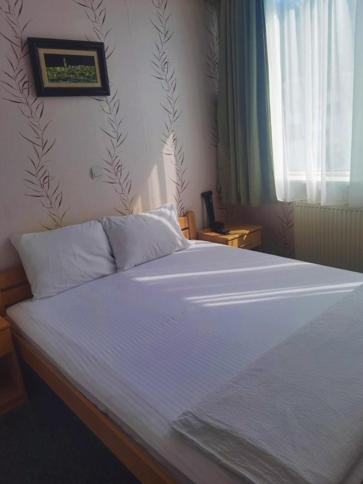 Double Room with Free Parking photo 1