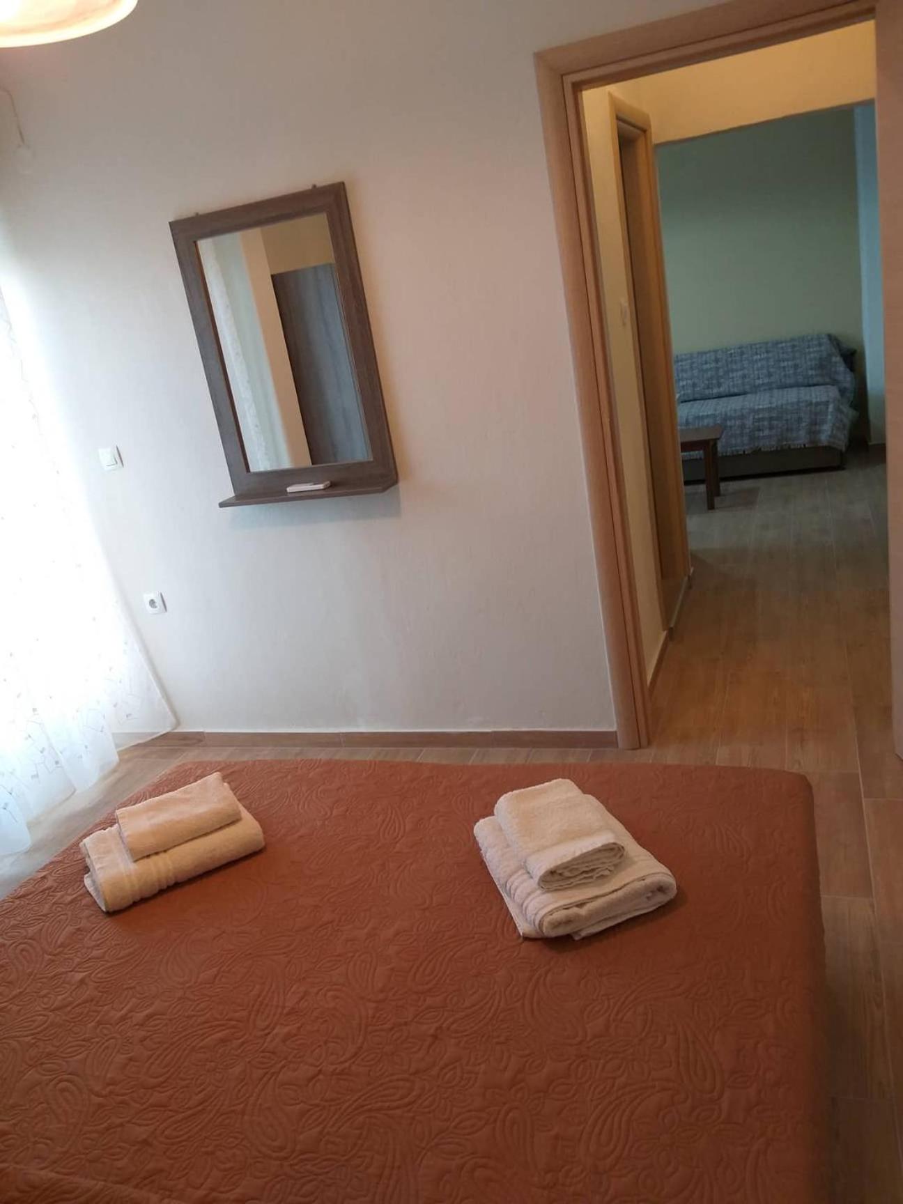 Apartment photo 2