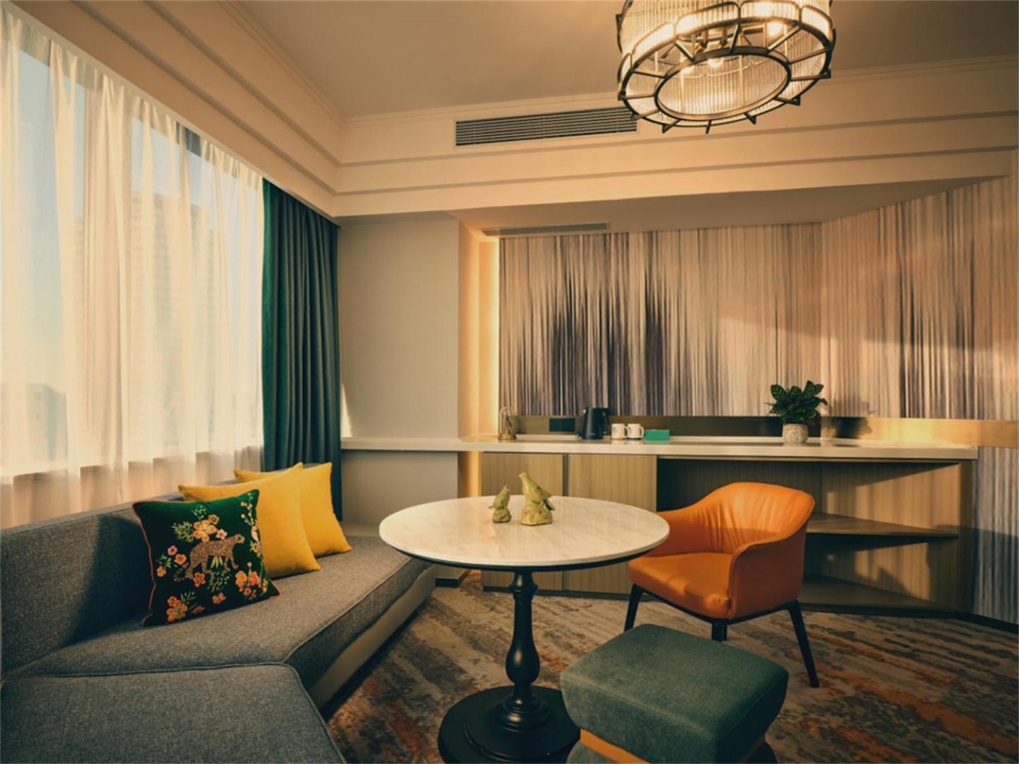 Business Suite photo 1