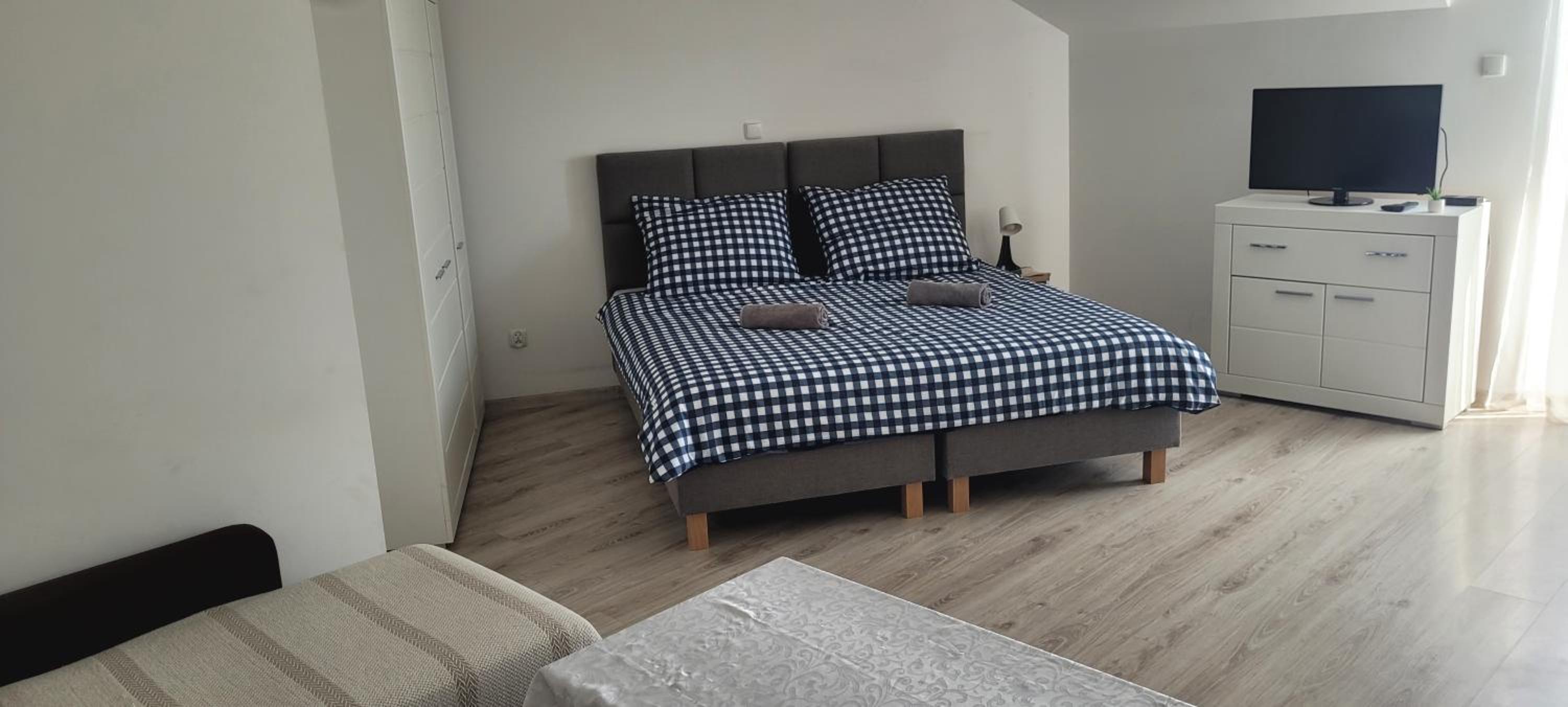 Studio with Sofa Bed - Photo 7