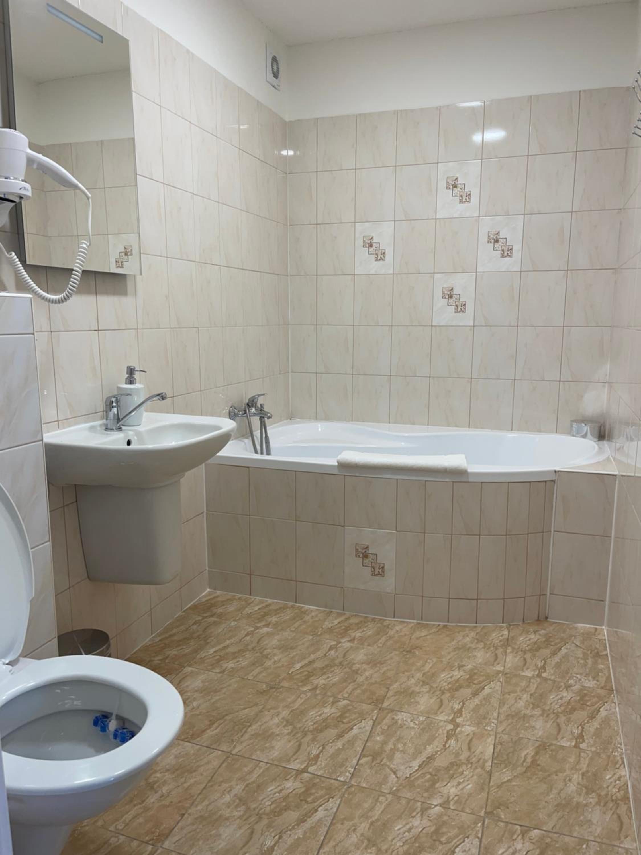 Deluxe Double Room with Bath photo 3