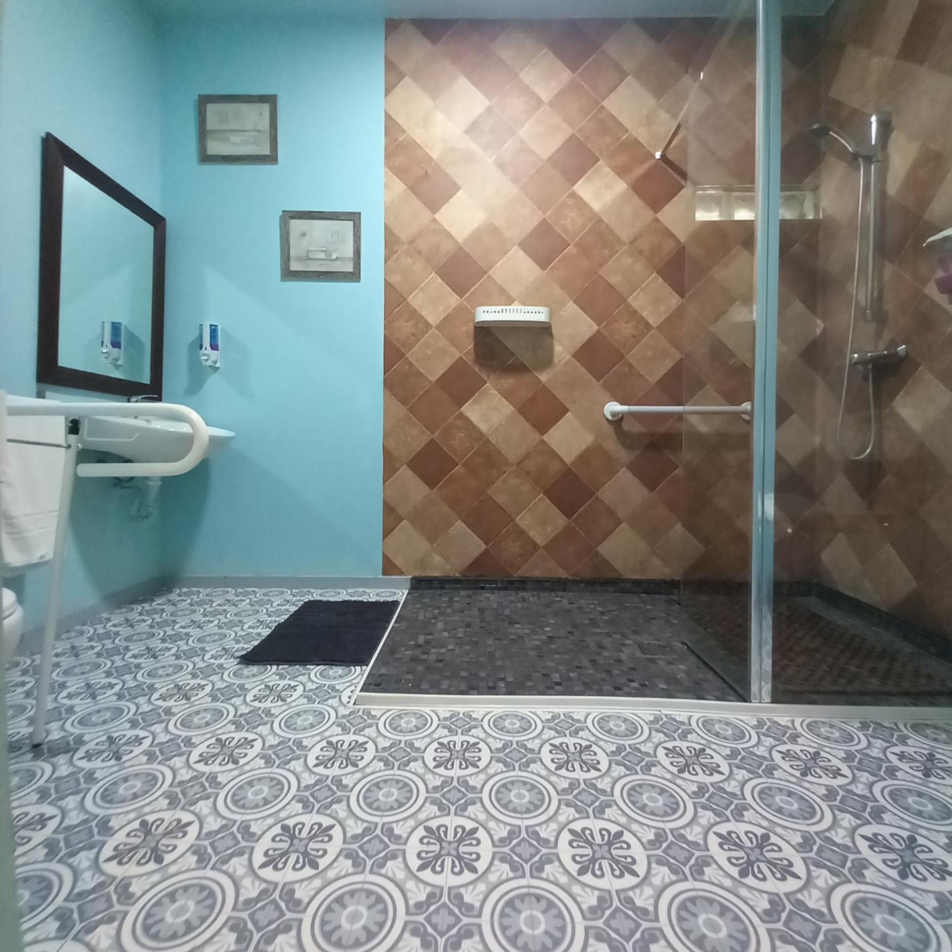 One-Bedroom Apartment (1 Adults) - Photo 16