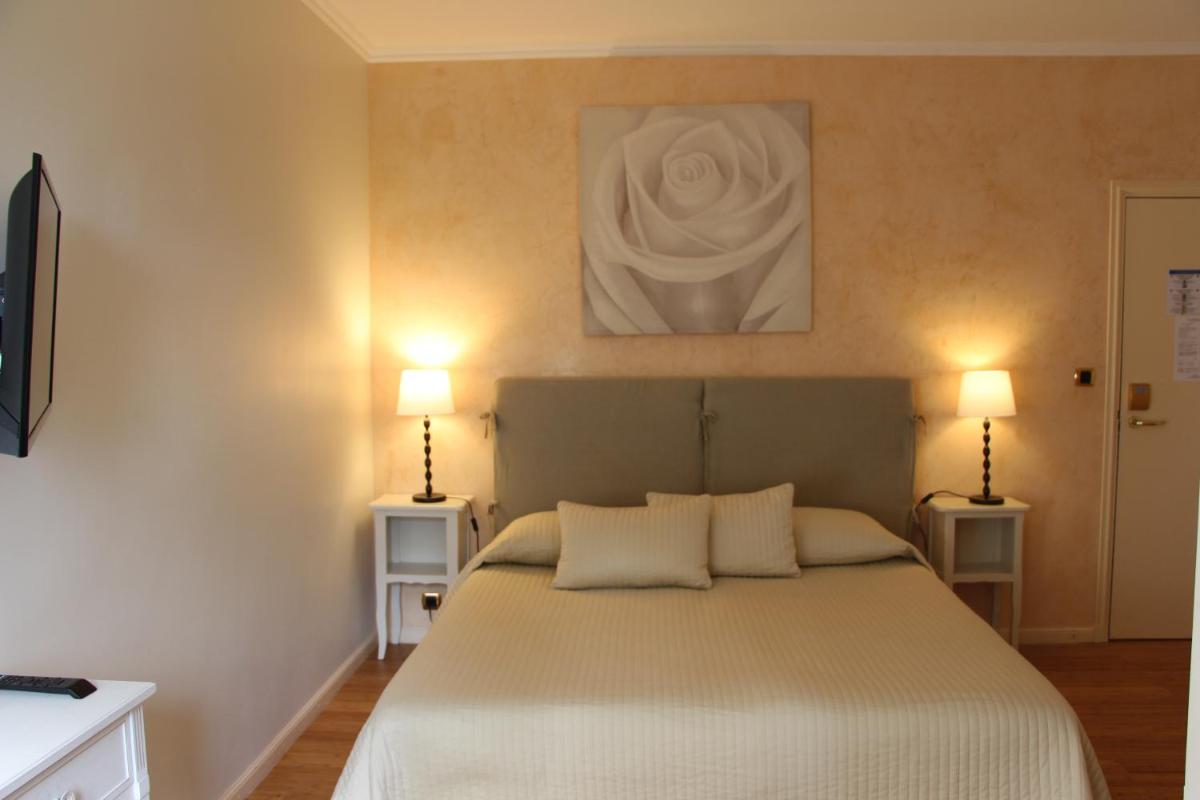 Standard Double Room photo 2