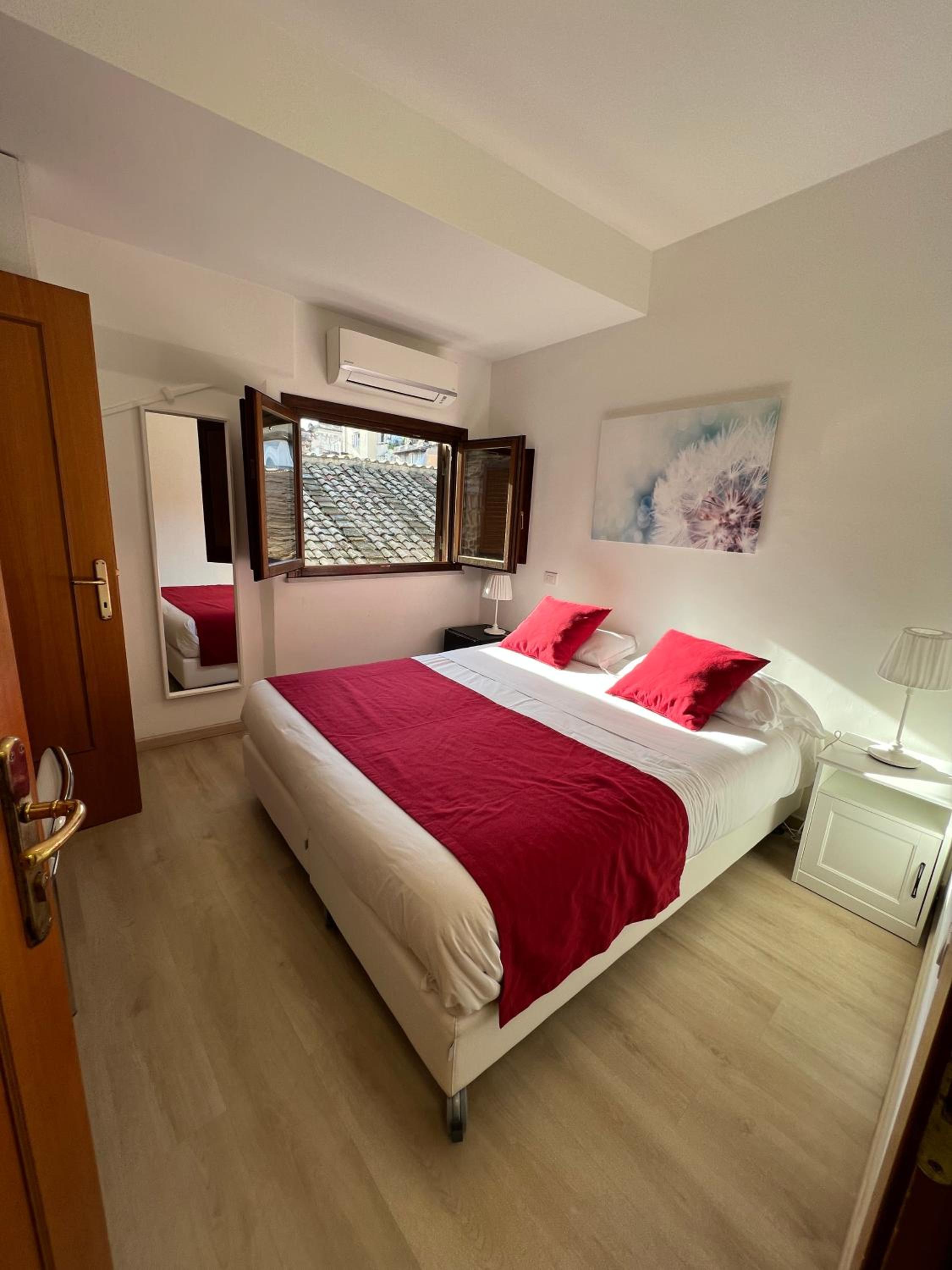 Small Double or Twin Room photo 1