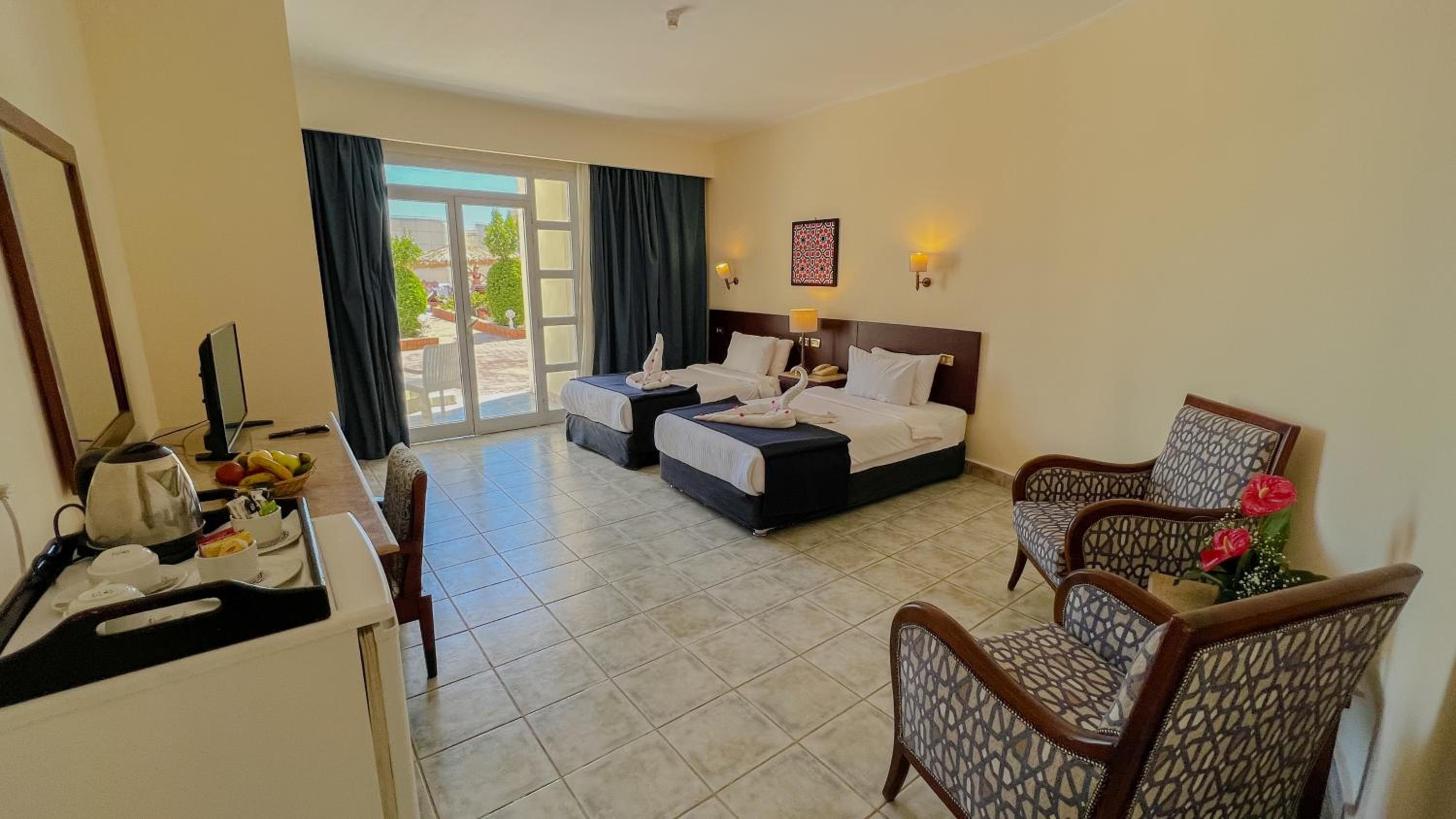 Double or Twin Room with Pool View photo 2
