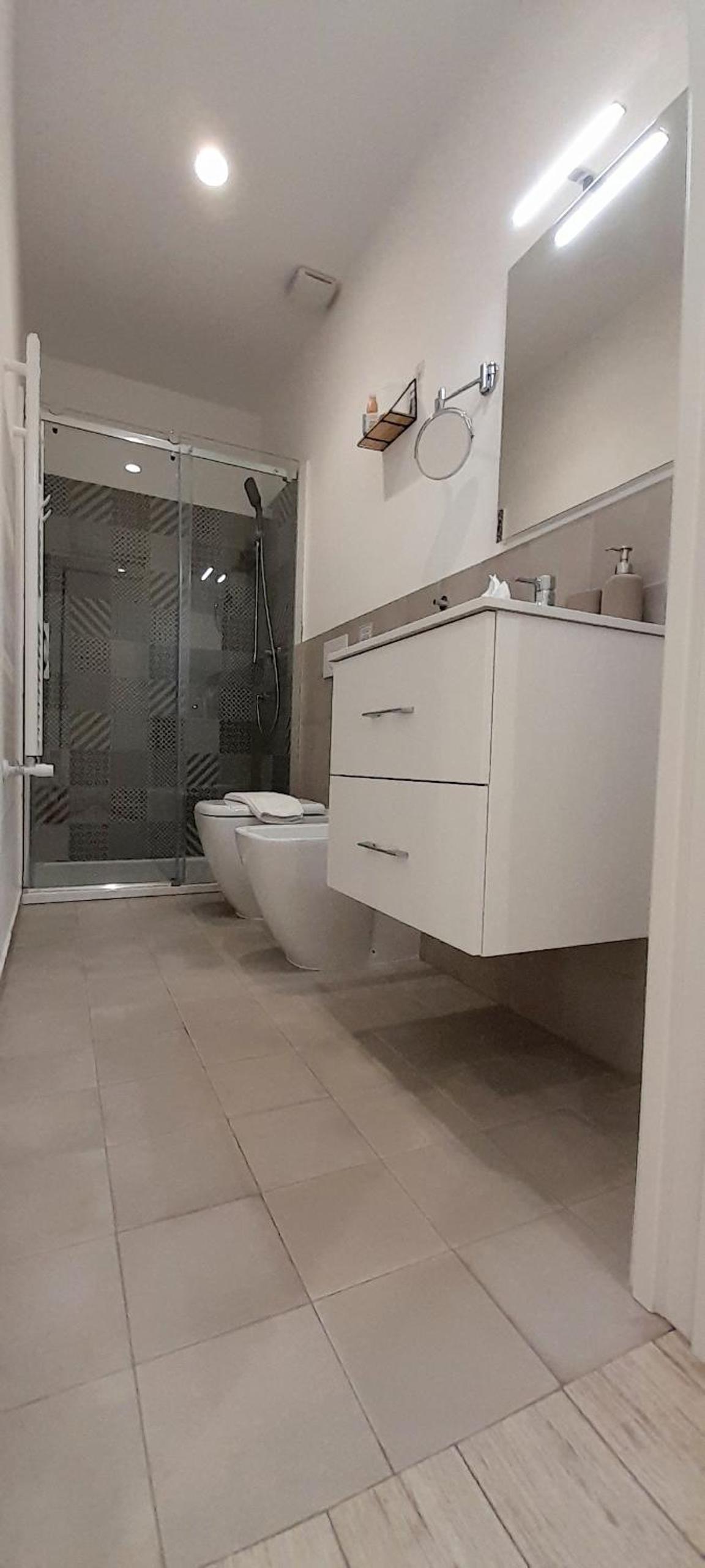 Double Room with Spa Bath - Photo 27