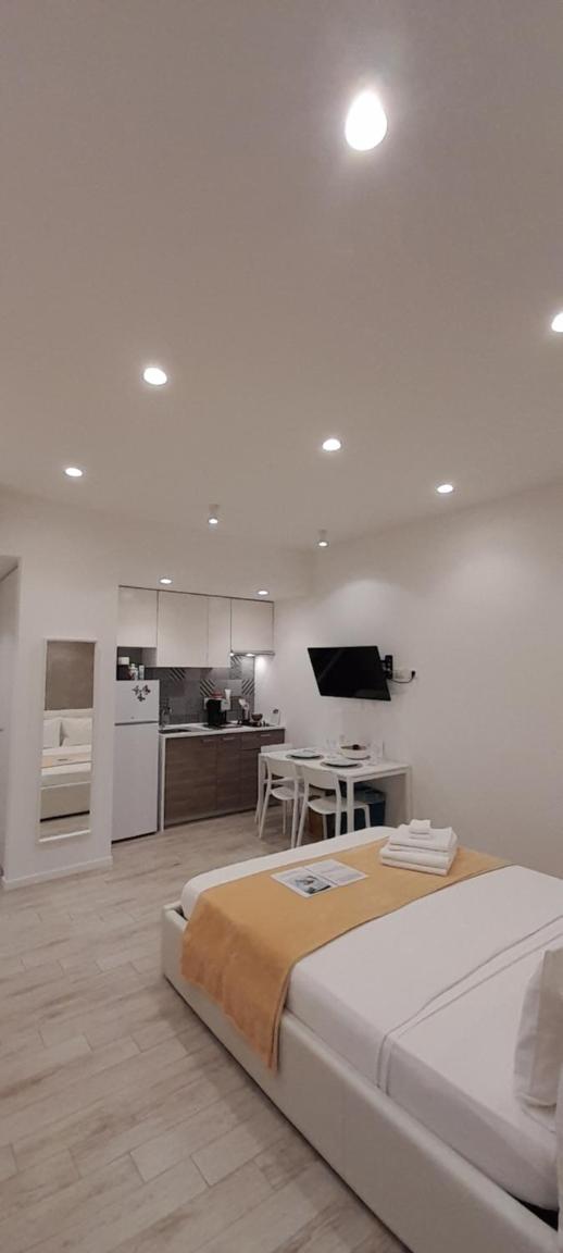 Double Room with Spa Bath - Photo 36