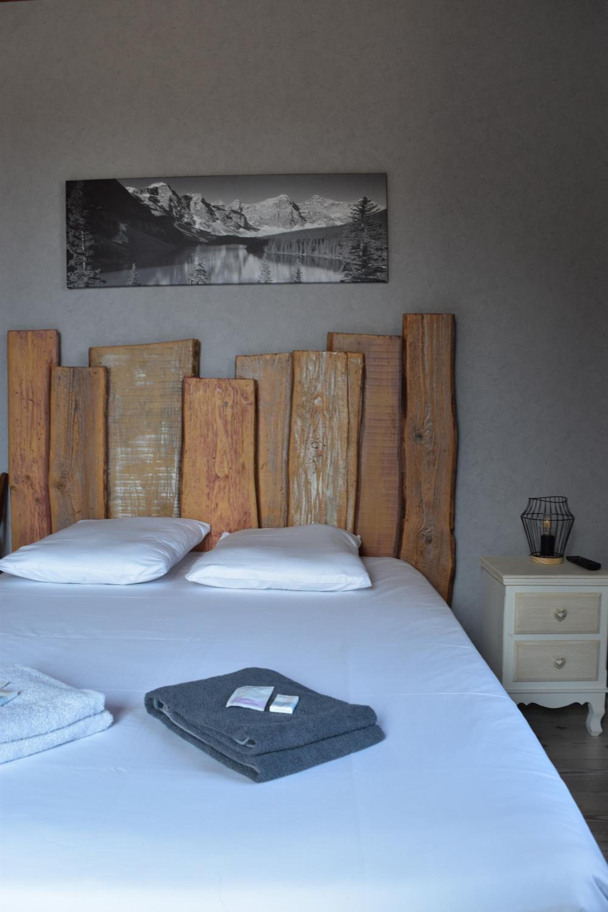 Double Room - Photo 5