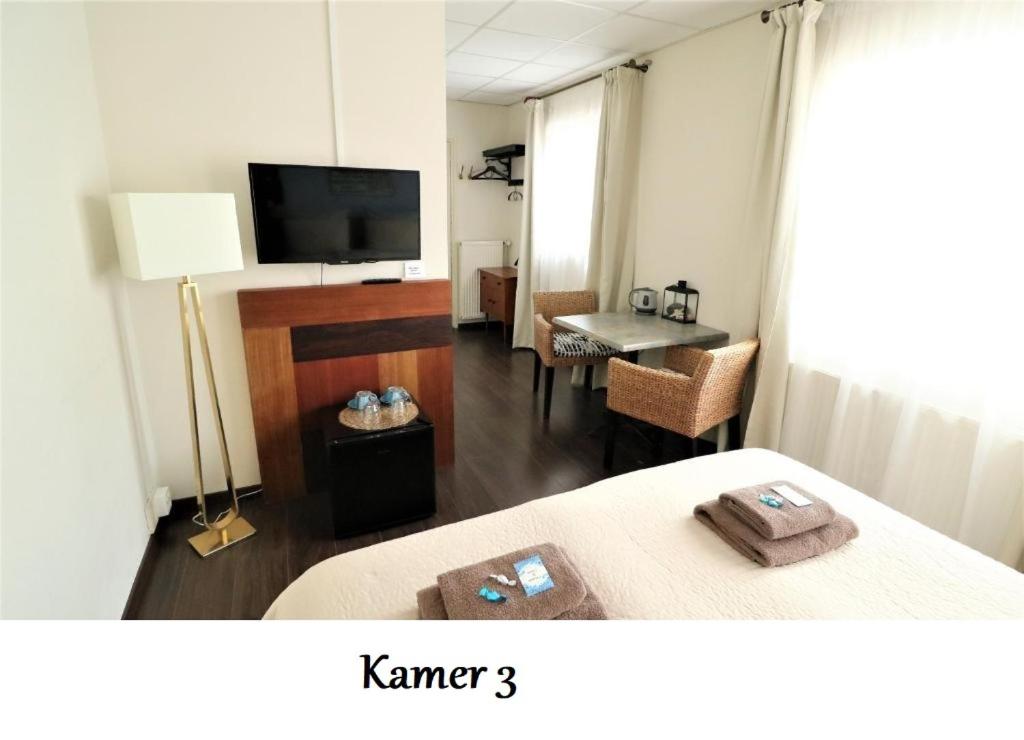 Double Room with Private Bathroom photo 1