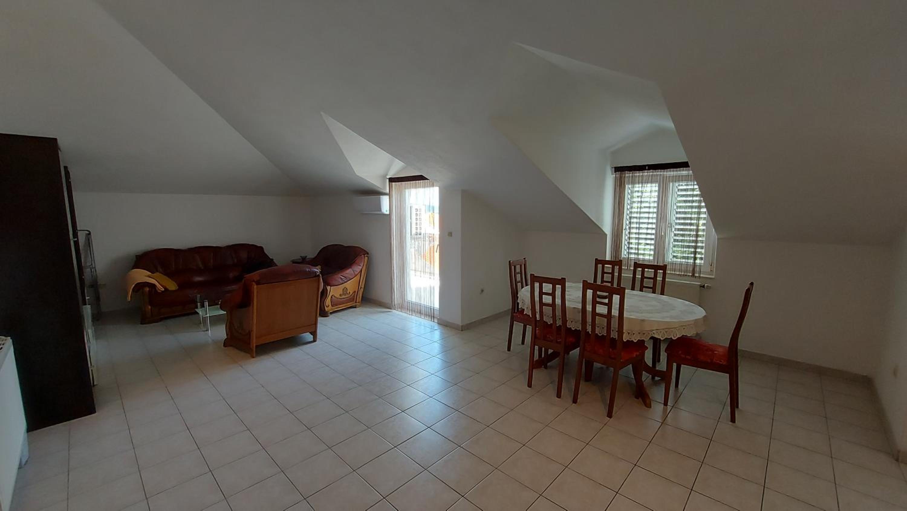 Three-Bedroom Apartment photo 2