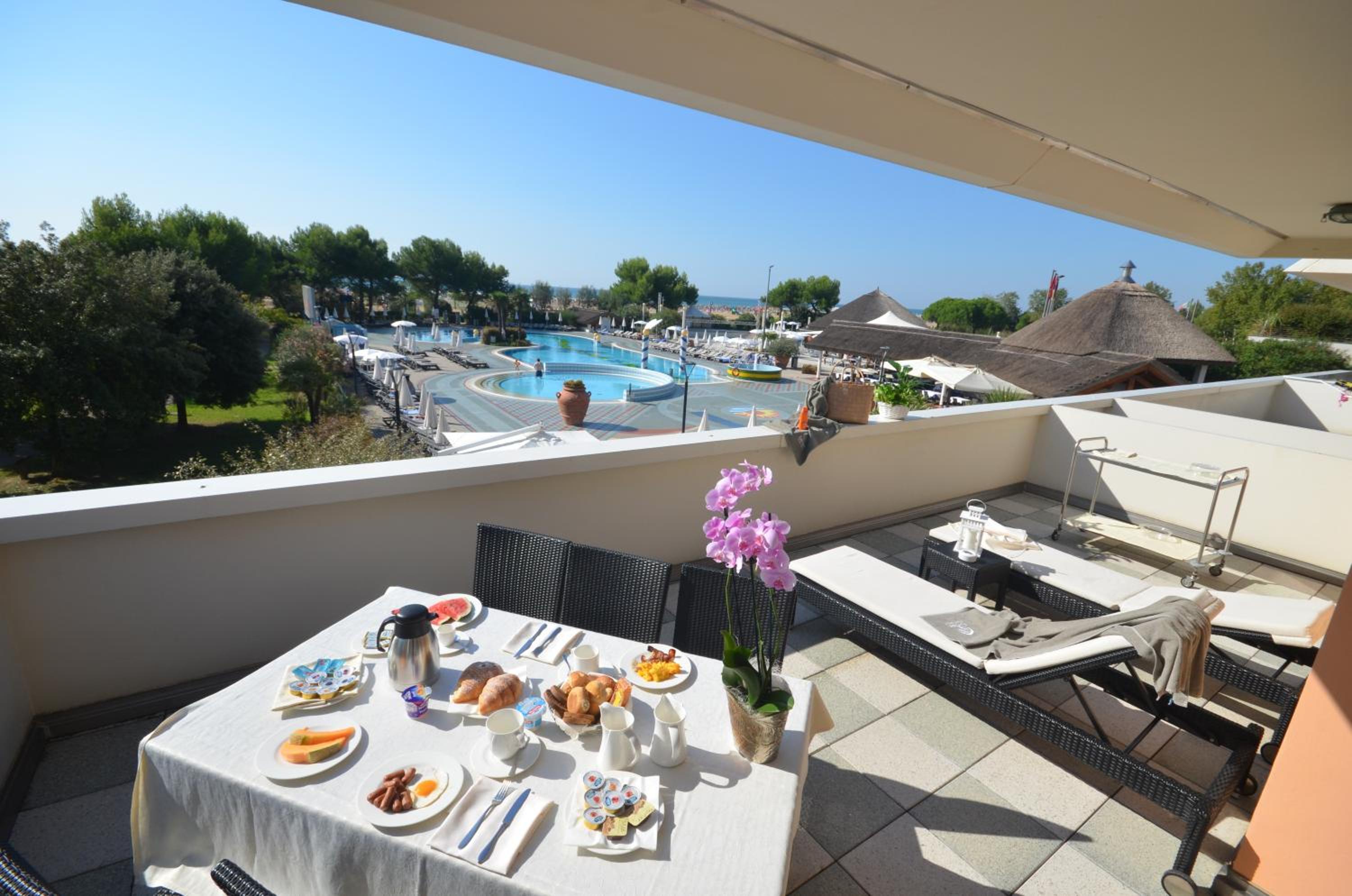 Two-Bedroom Apartment with Sea View photo 3