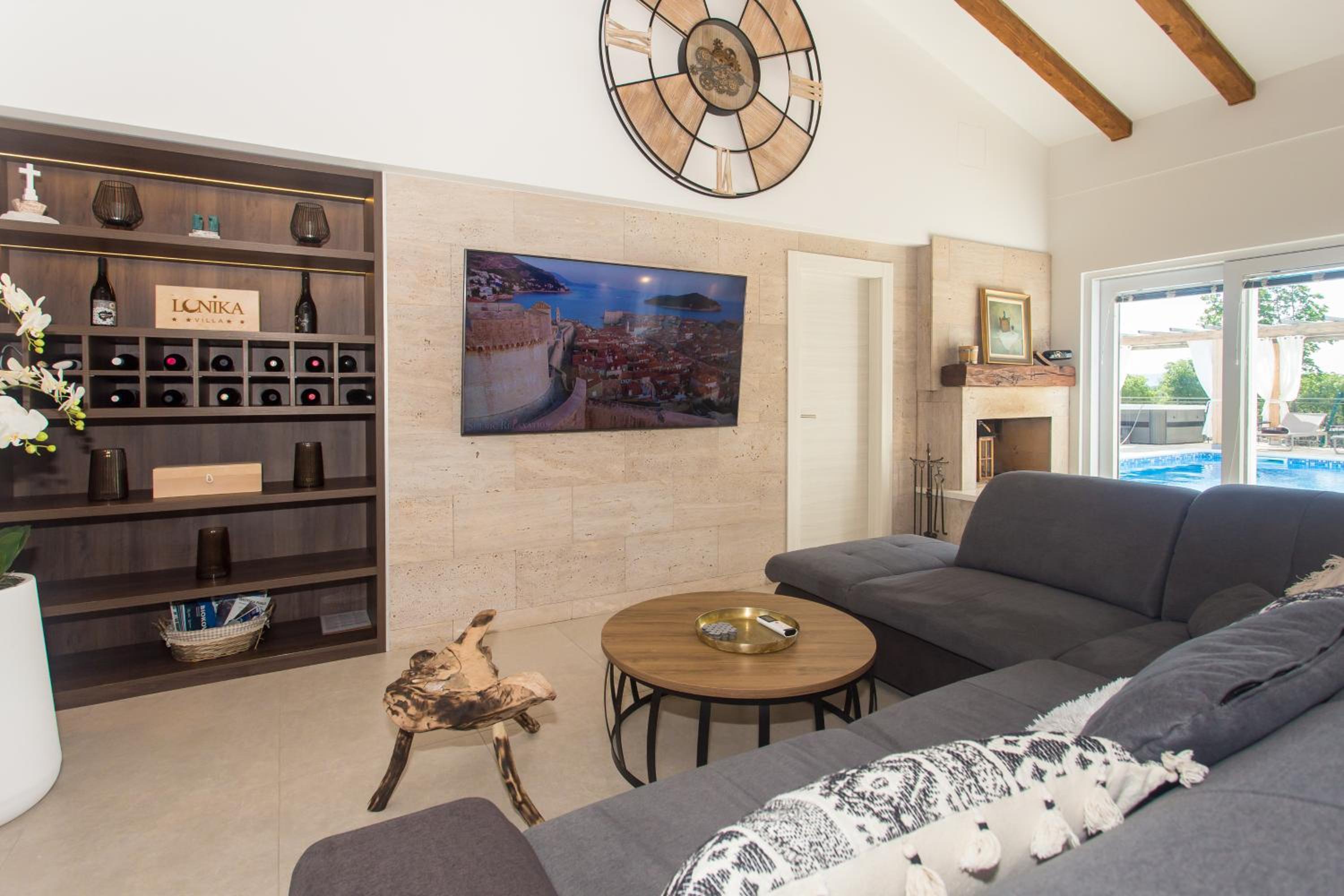 Villa photo 1