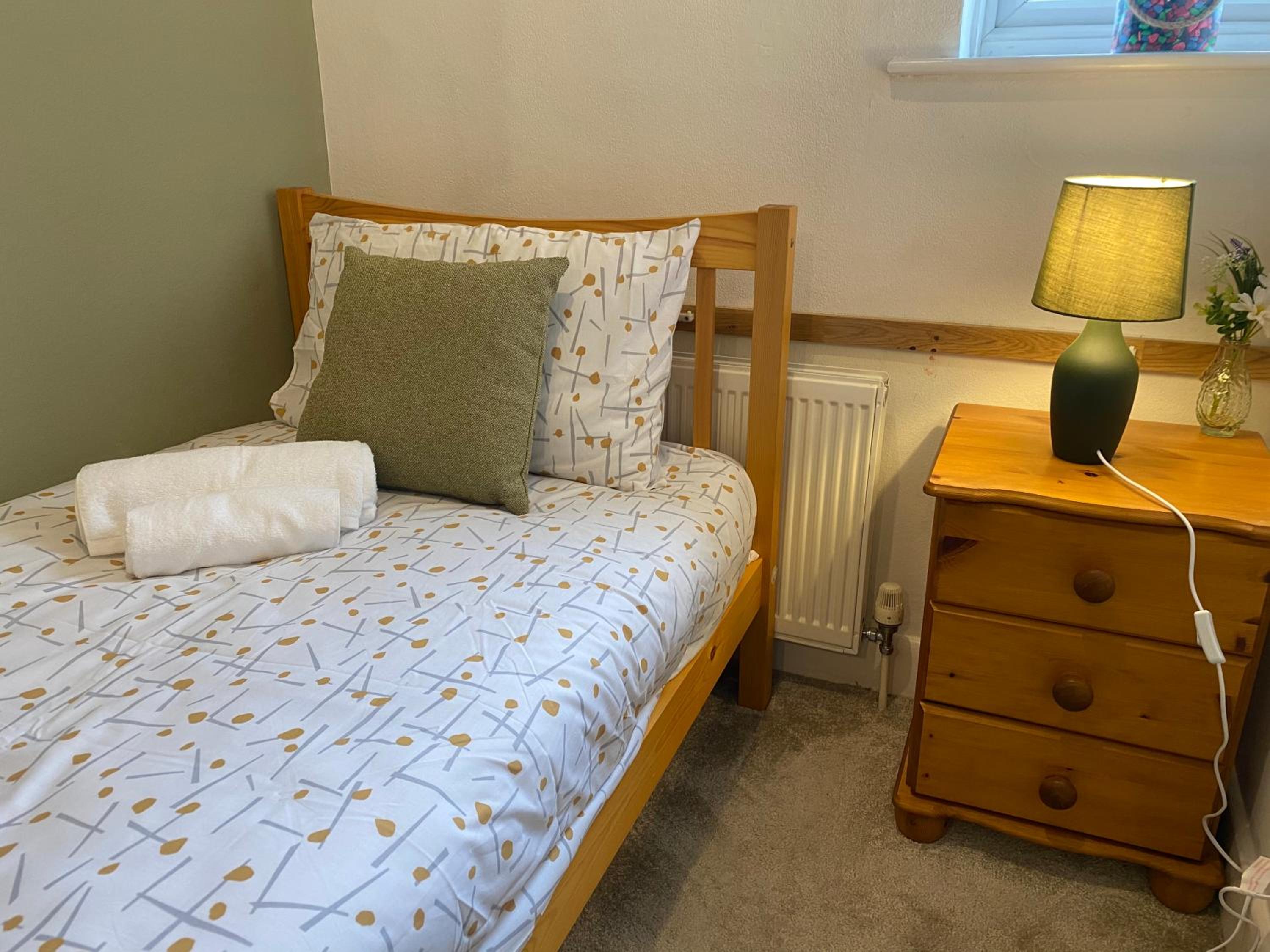 Single Room with Shared Bathroom photo 1
