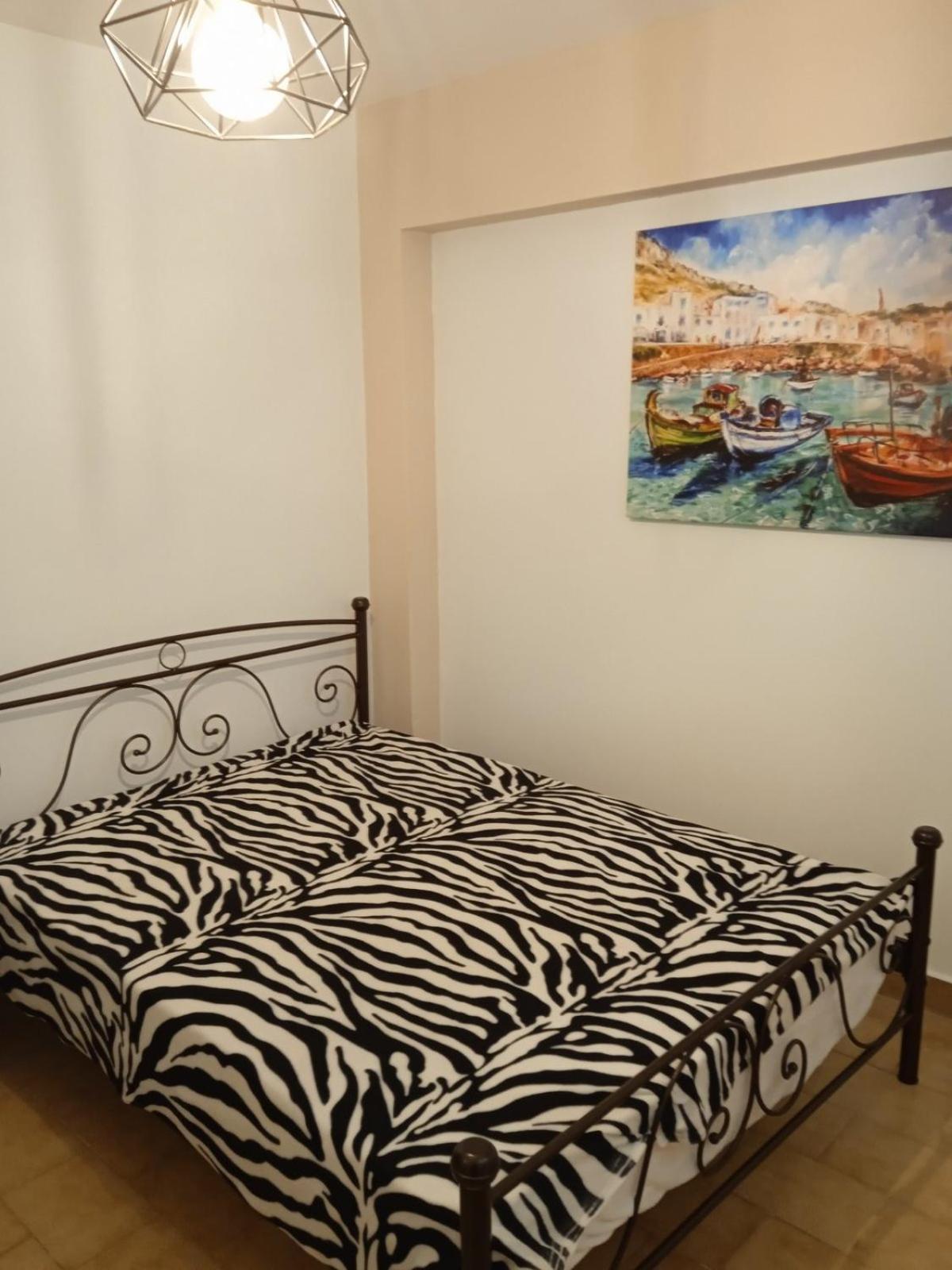 Three-Bedroom Apartment photo 2