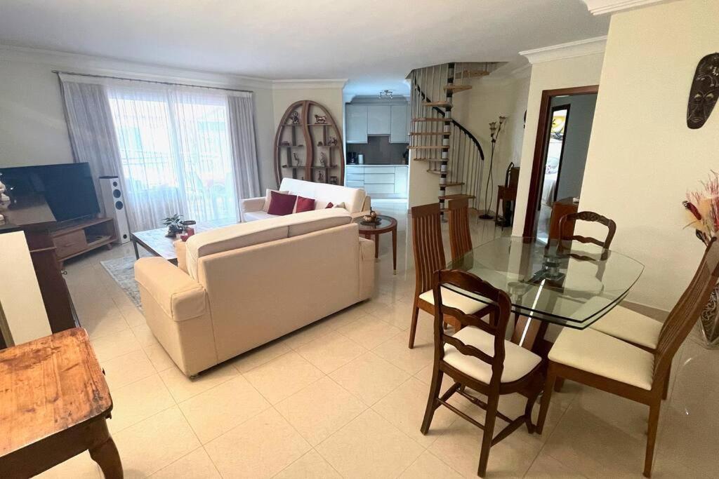 Apartment photo 2