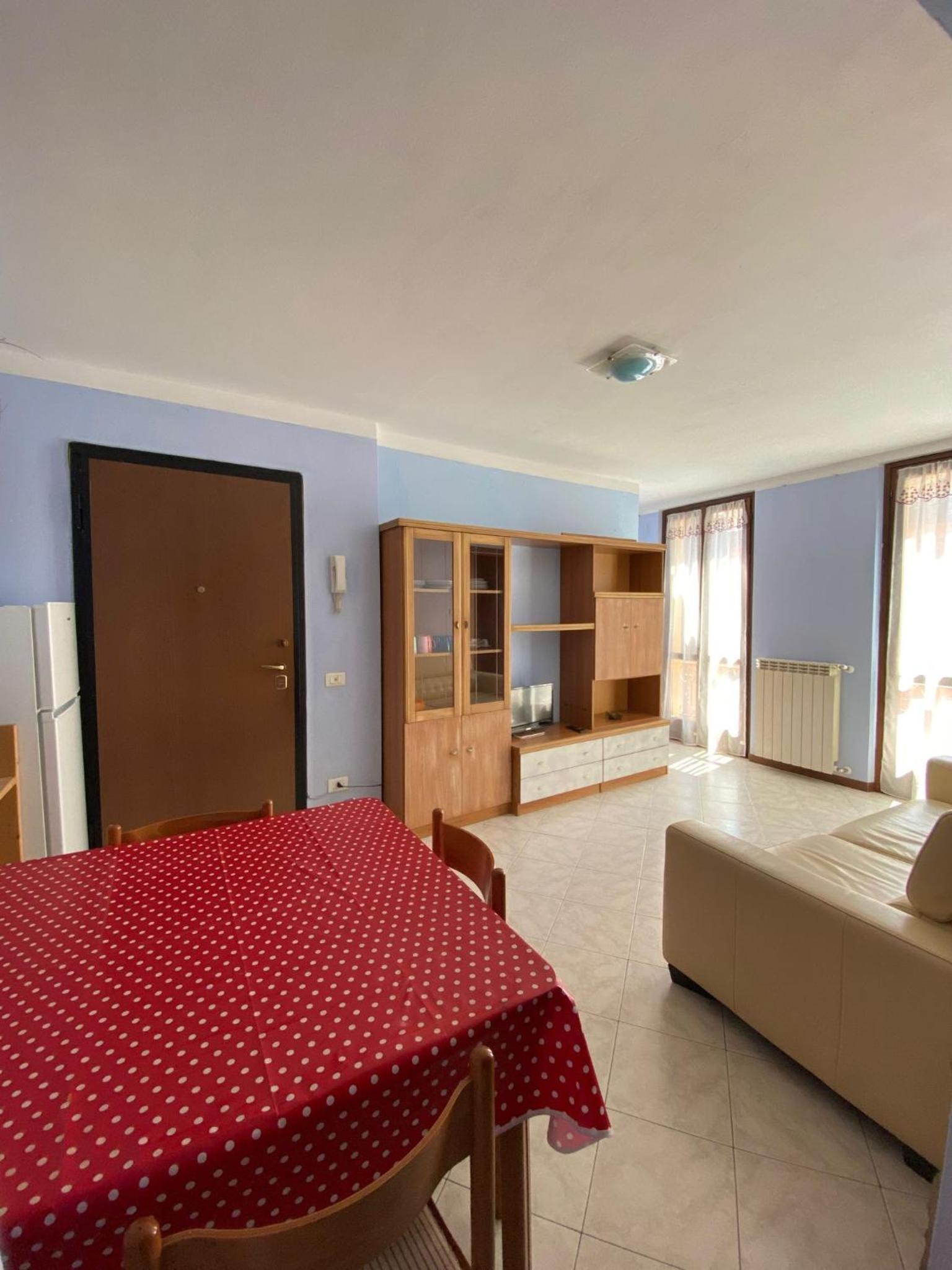 Three-Bedroom Apartment photo 3
