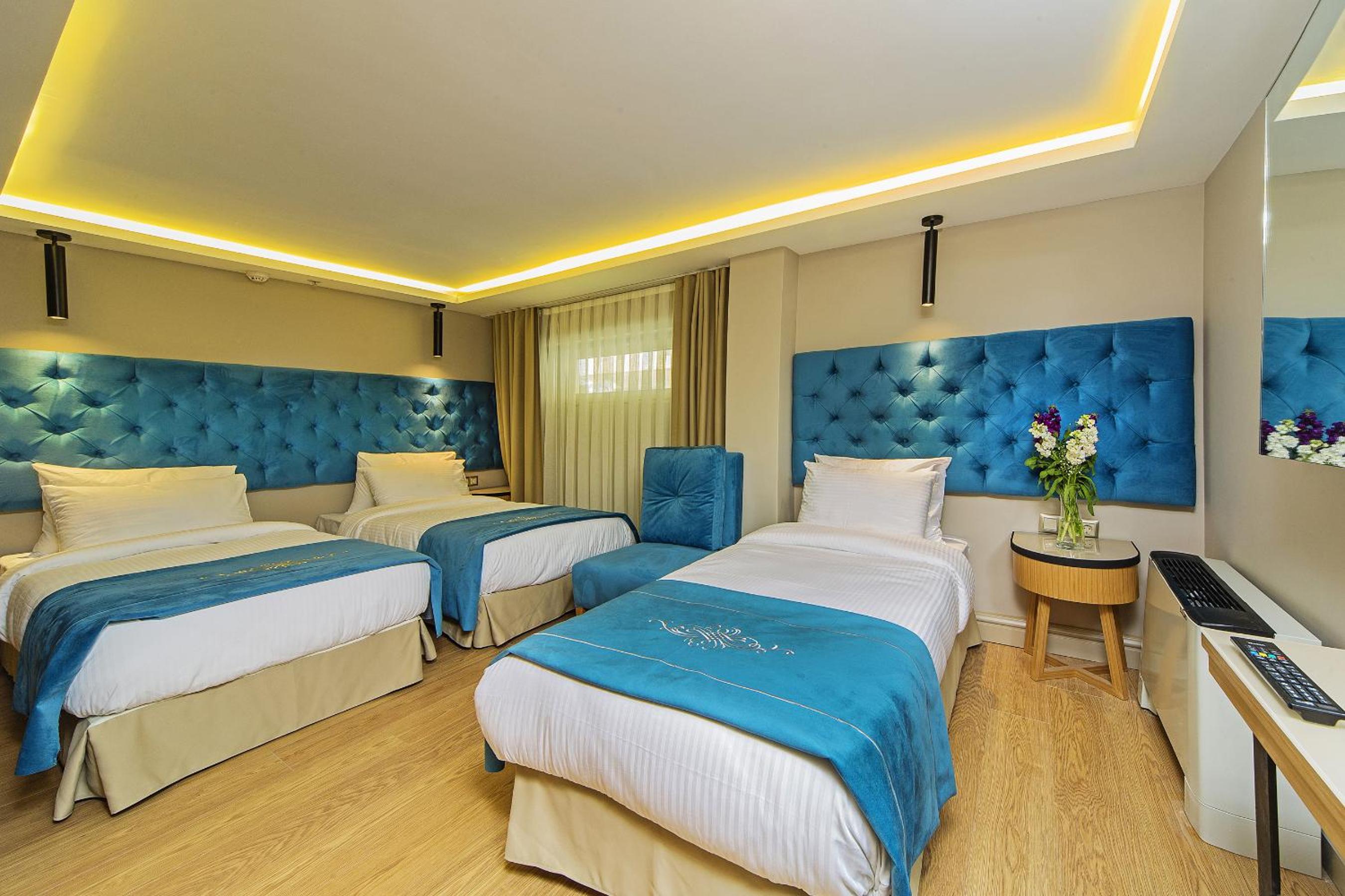 Classic Triple Room photo 2