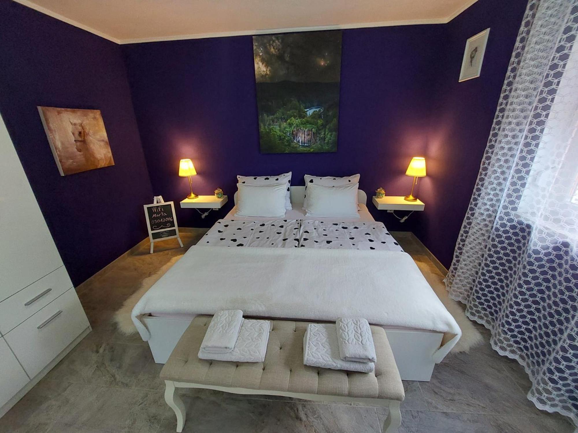 One-Bedroom Apartment - Photo 27