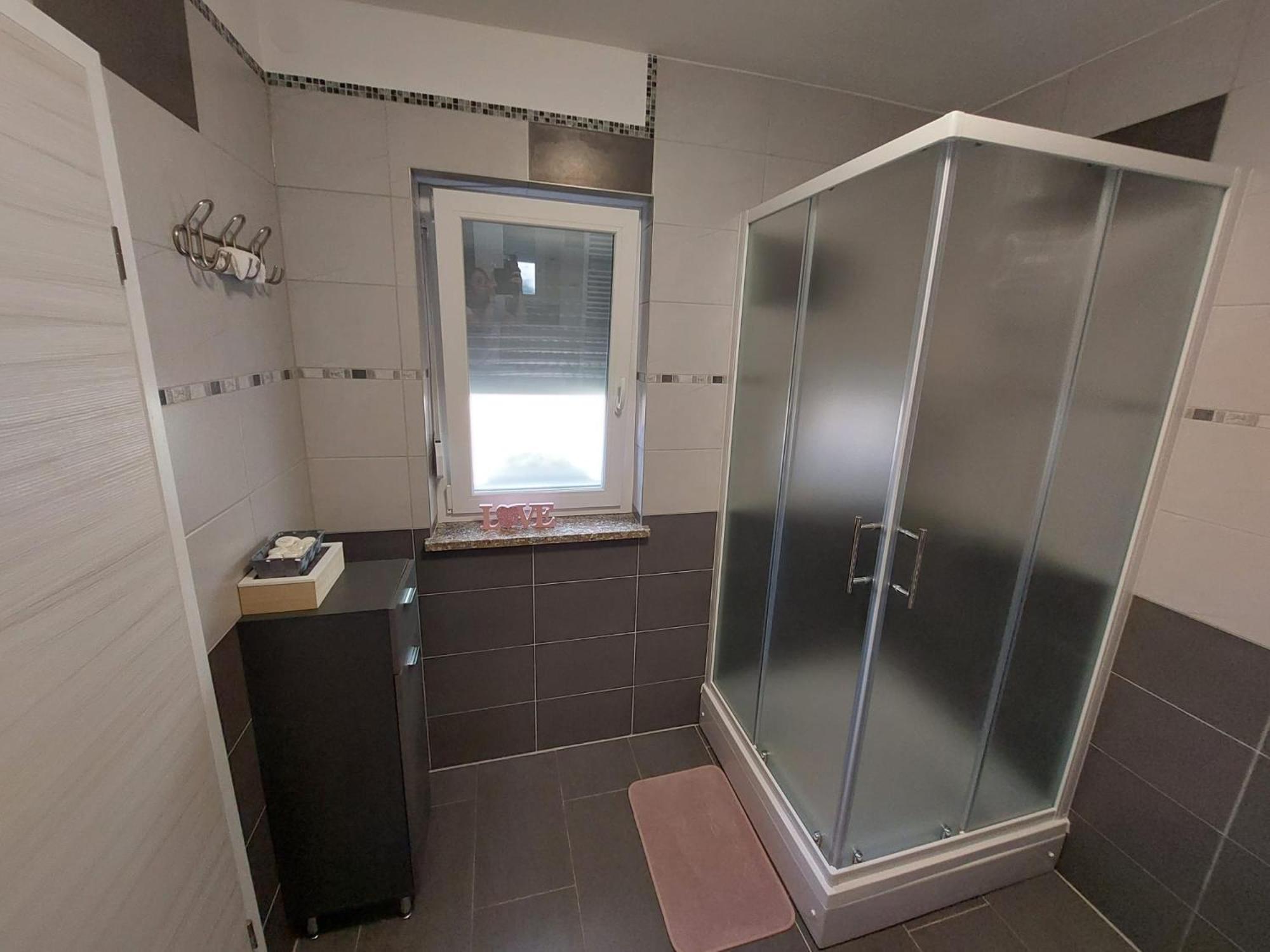 One-Bedroom Apartment - Photo 29