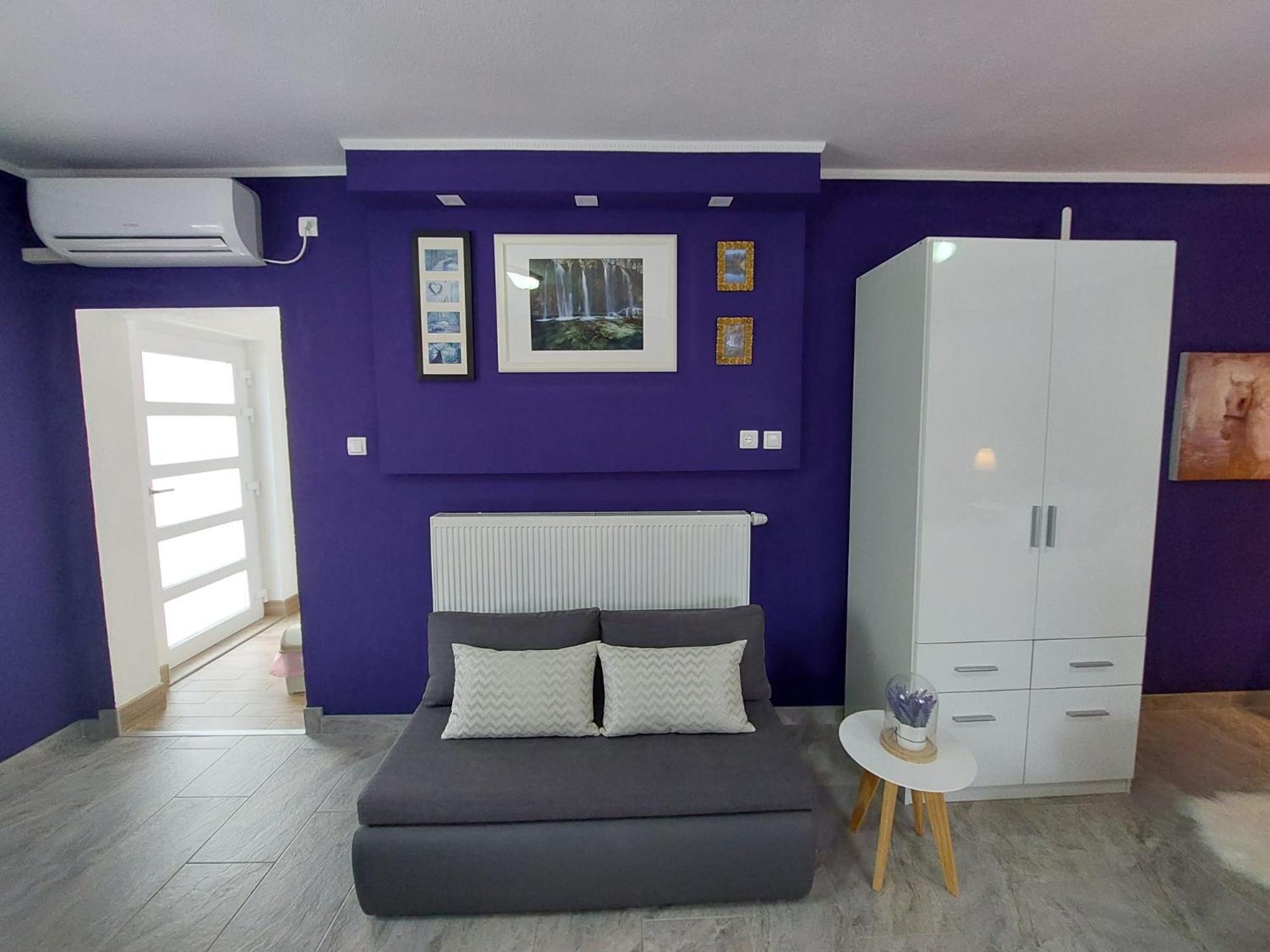 One-Bedroom Apartment - Photo 35