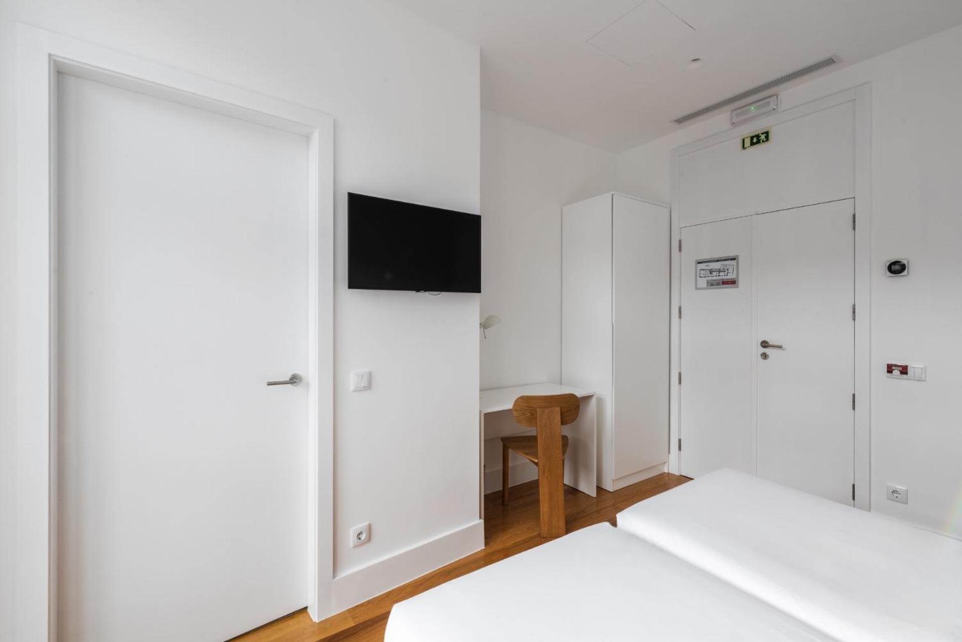 Twin Room with Balcony photo 2