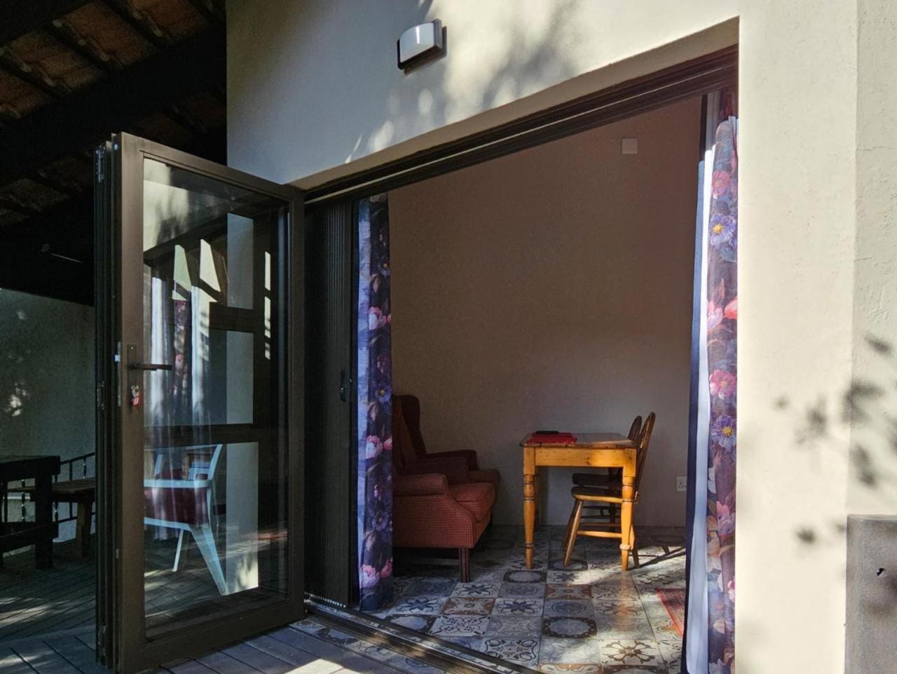 Deluxe Double or Twin Room with Garden View - Photo 15