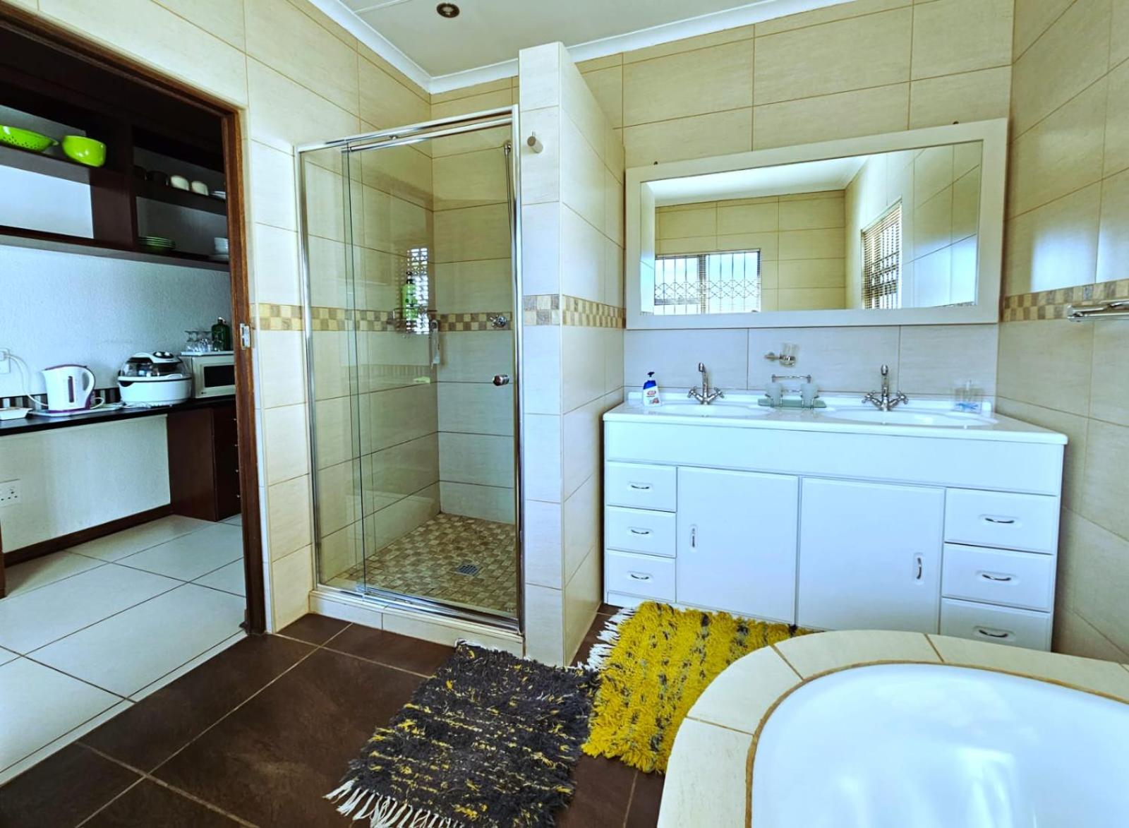 Large Twin Room - Photo 7