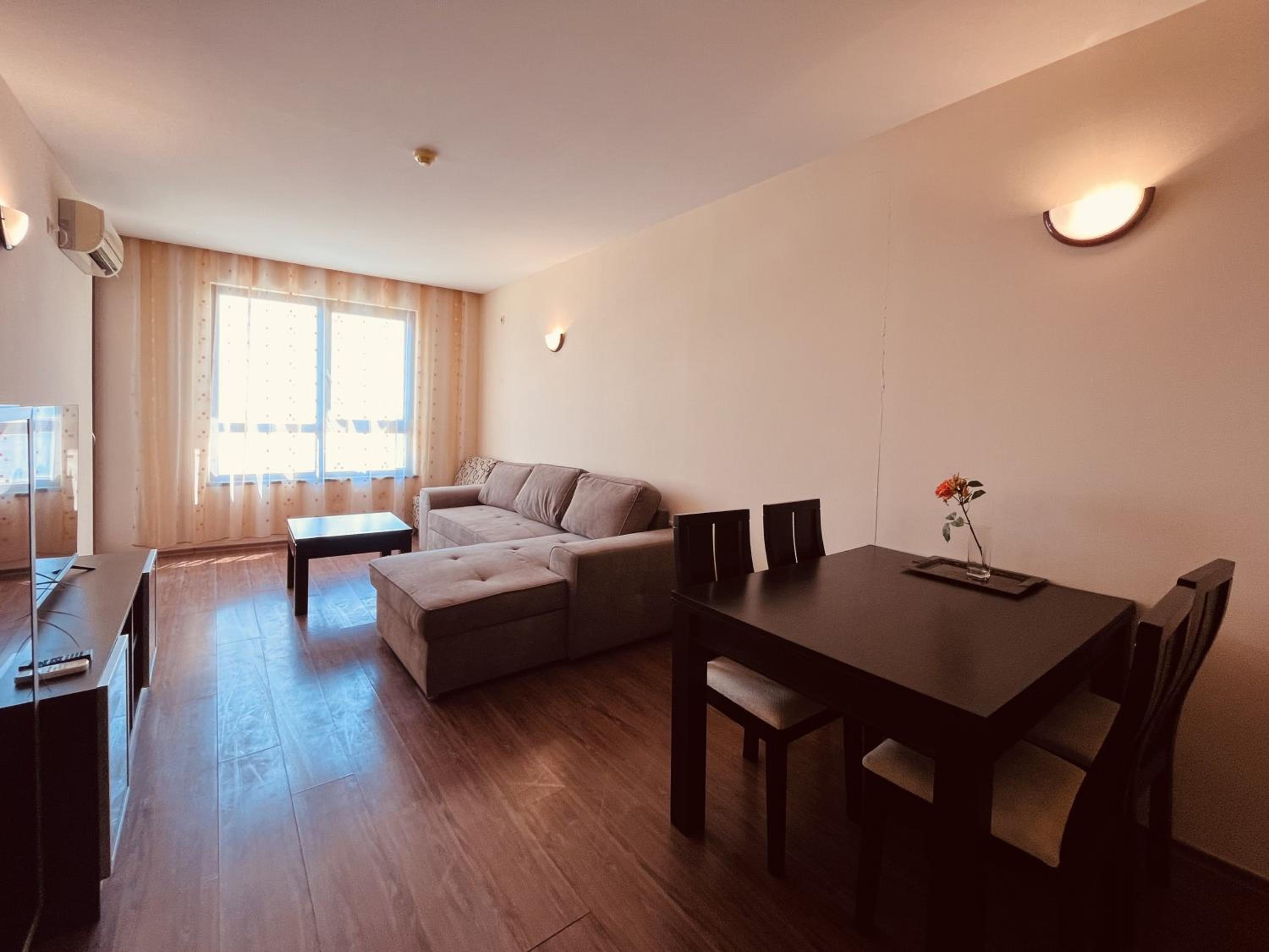 One-Bedroom Apartment with Sea View photo 1