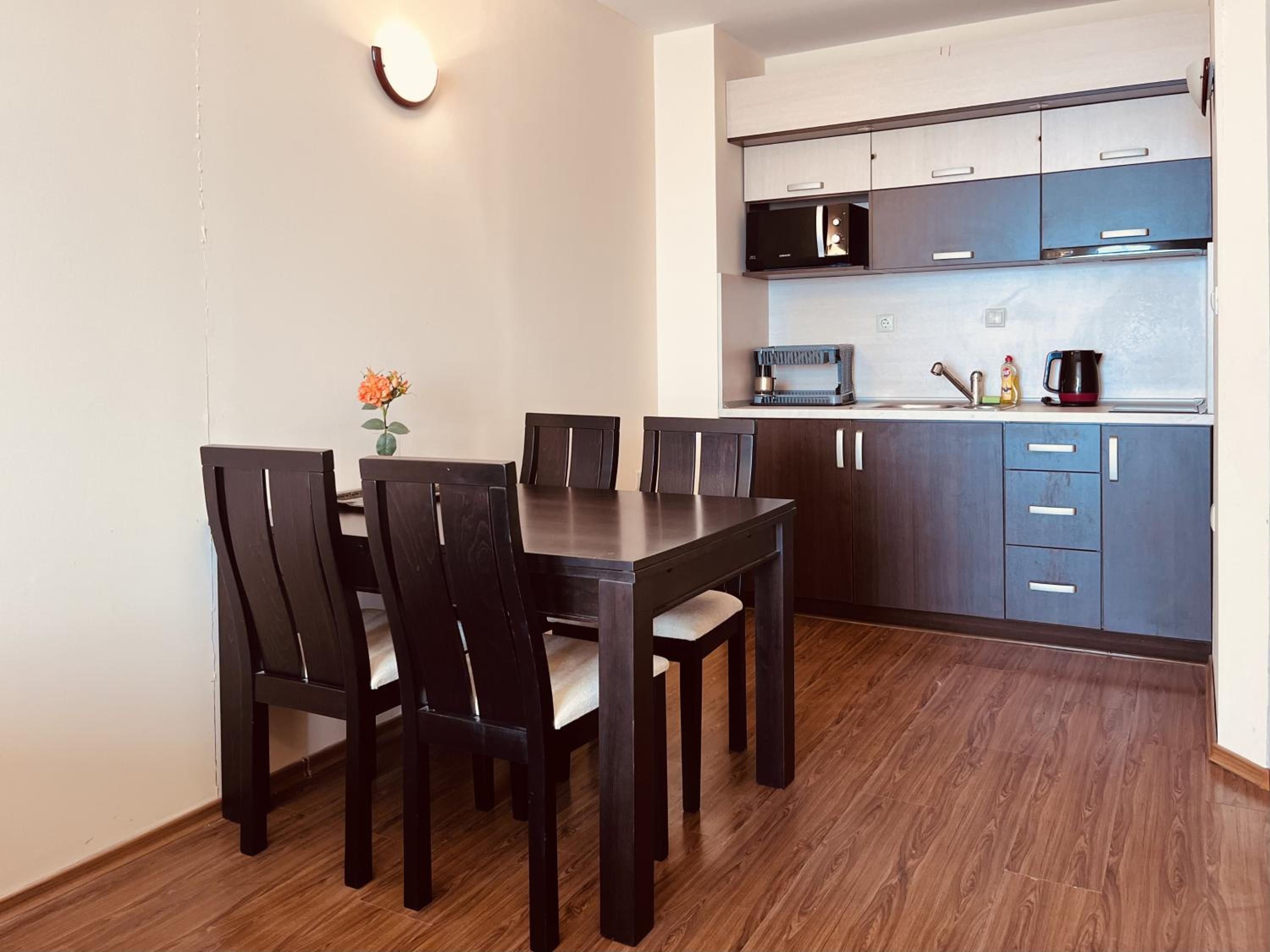 One-Bedroom Apartment with Sea View photo 2