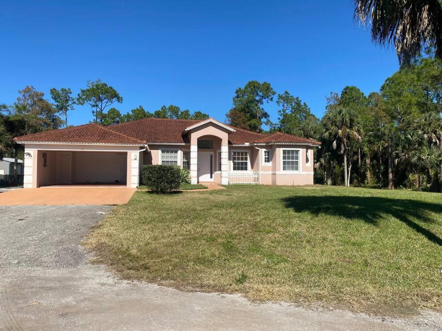 Four-Bedroom House photo 3
