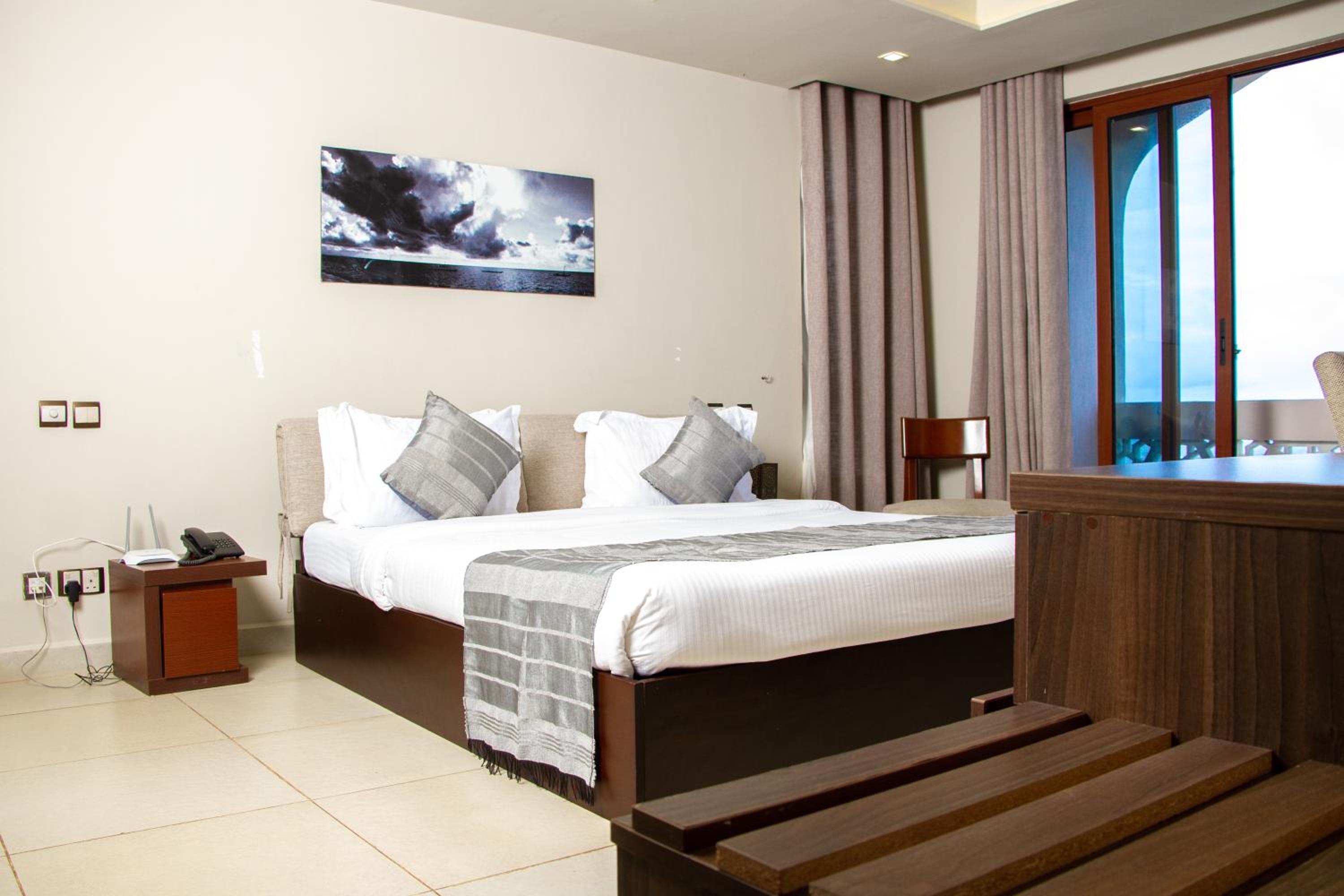 Three-Bedroom Suite photo 2