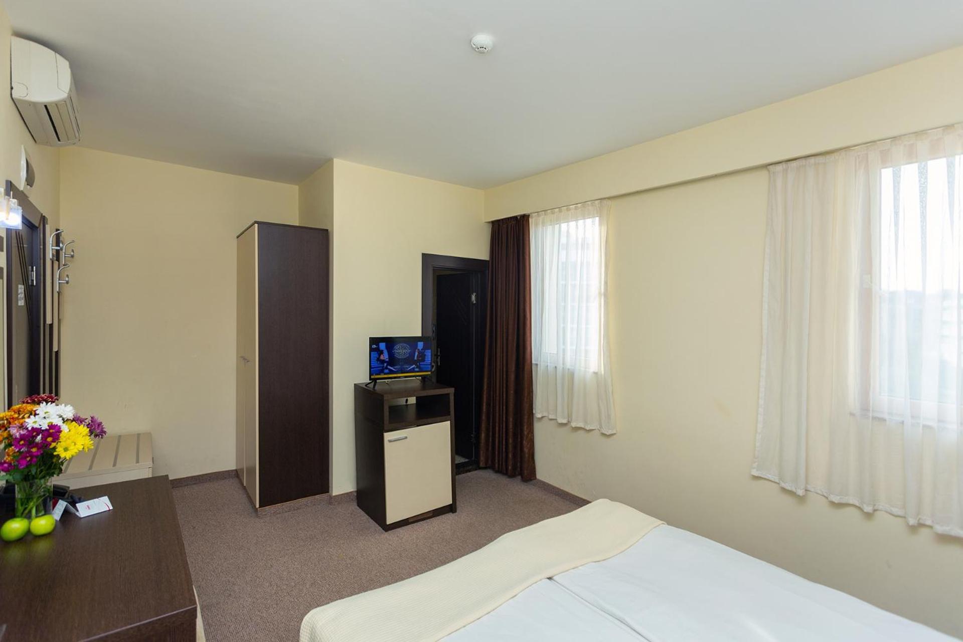 Economy Double or Twin Room - No Balcony photo 2