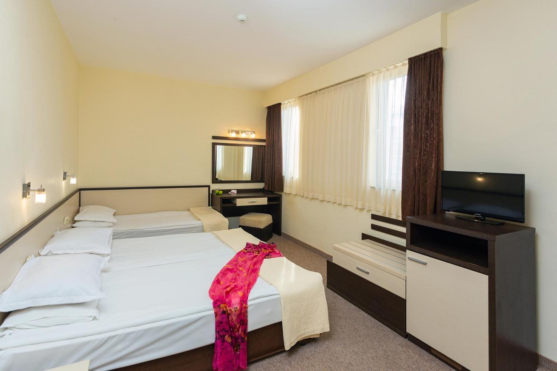 Twin Room With Sofa Bed (3 Adults) photo 1