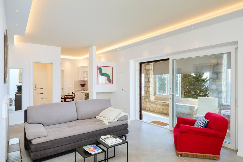 Studio Apartment with Sea View