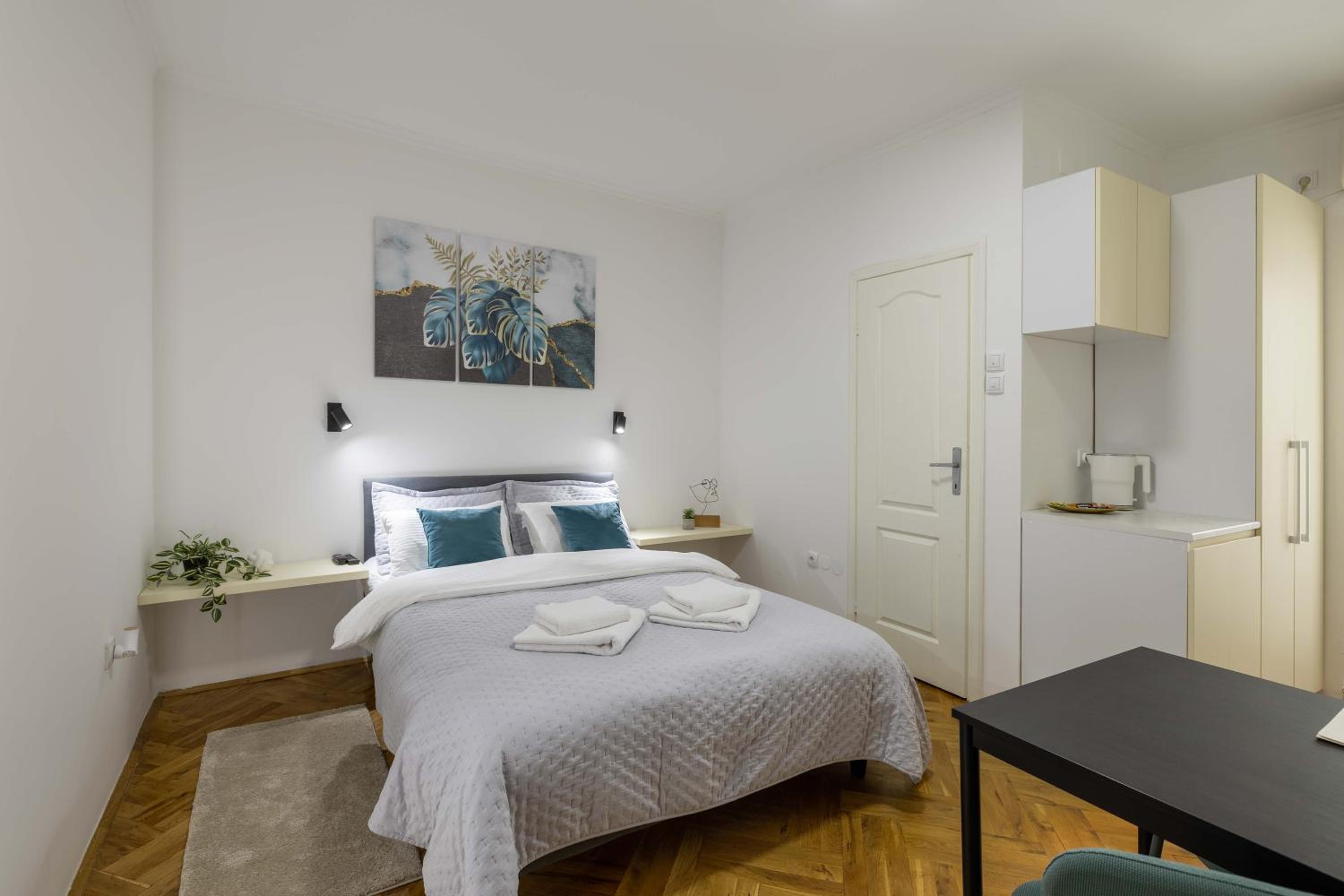 Double Room with Balcony photo 2
